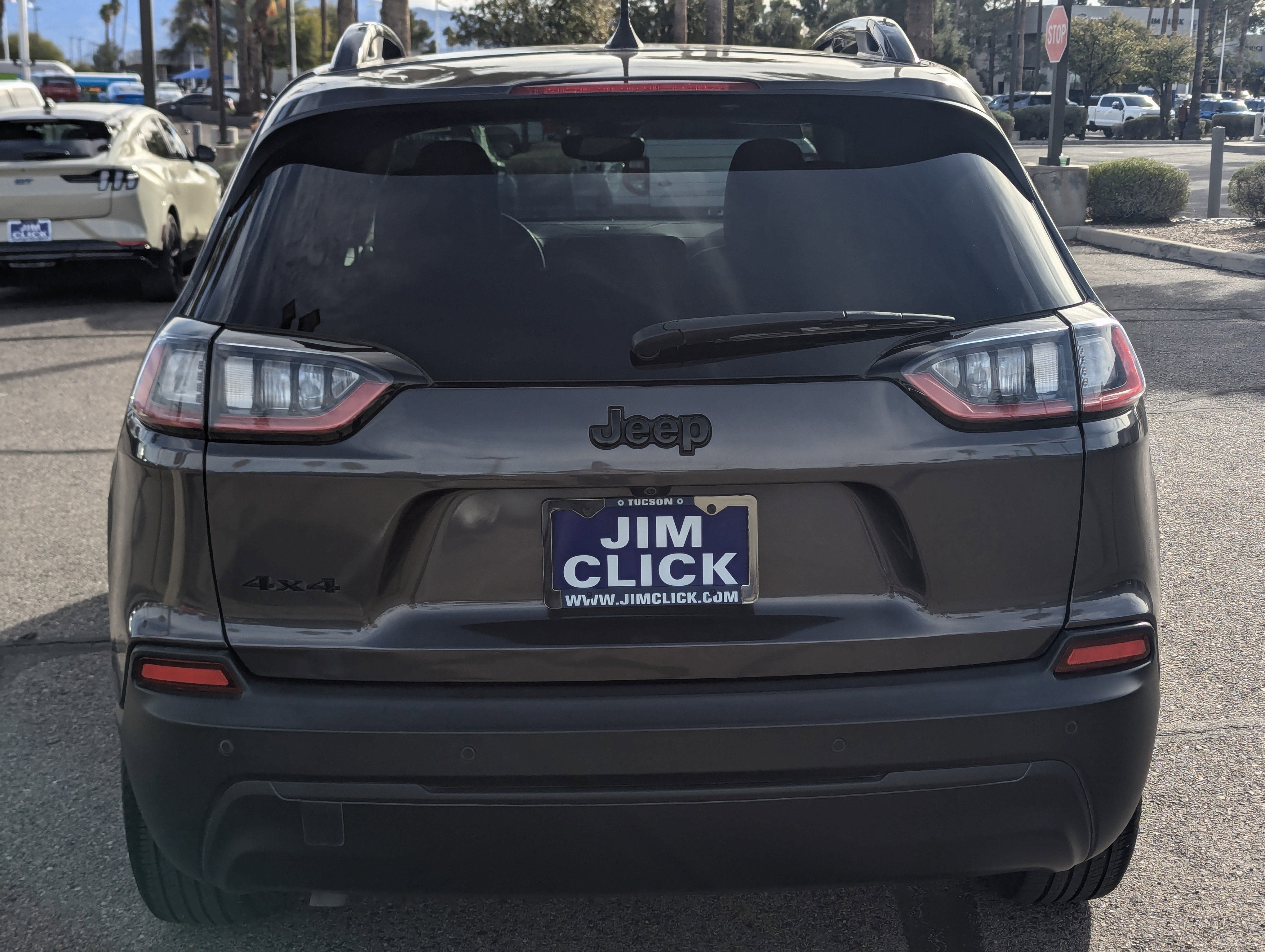 2023 Jeep Cherokee Altitude Lux