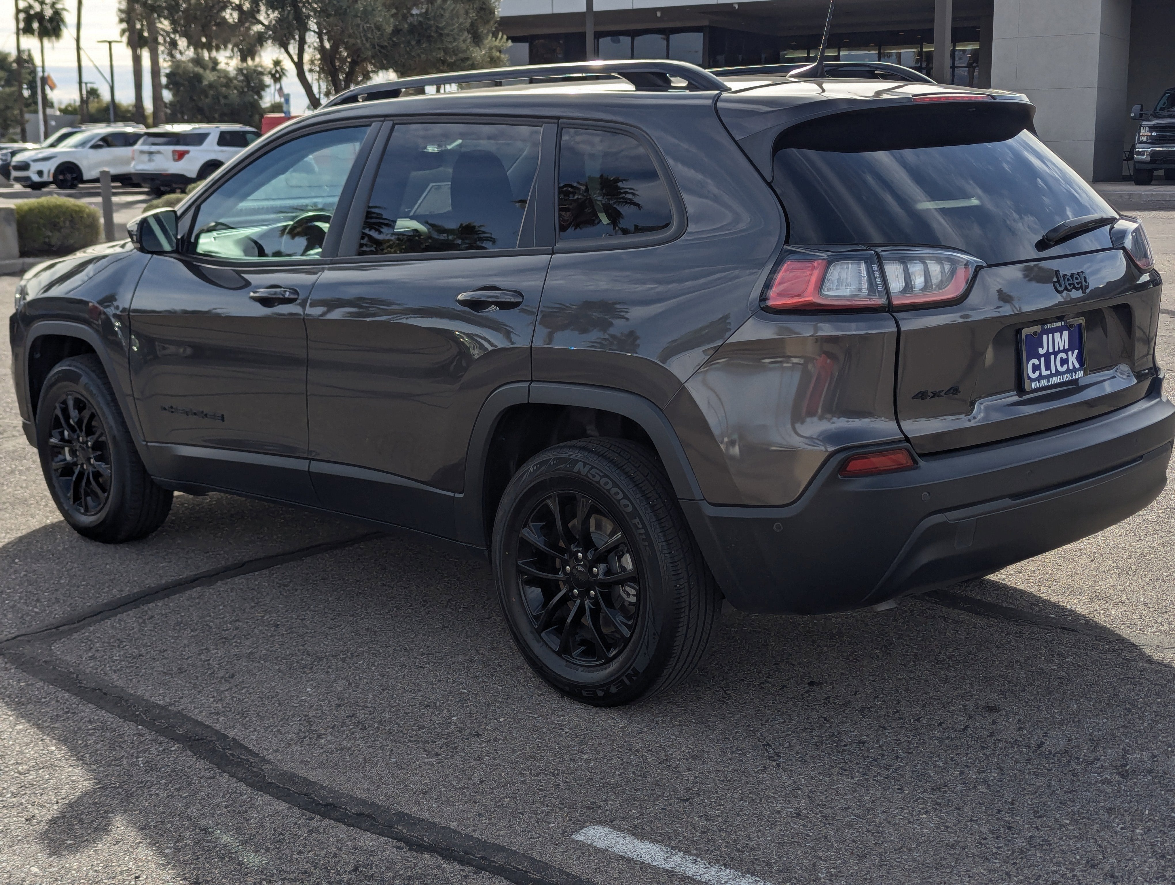2023 Jeep Cherokee Altitude Lux