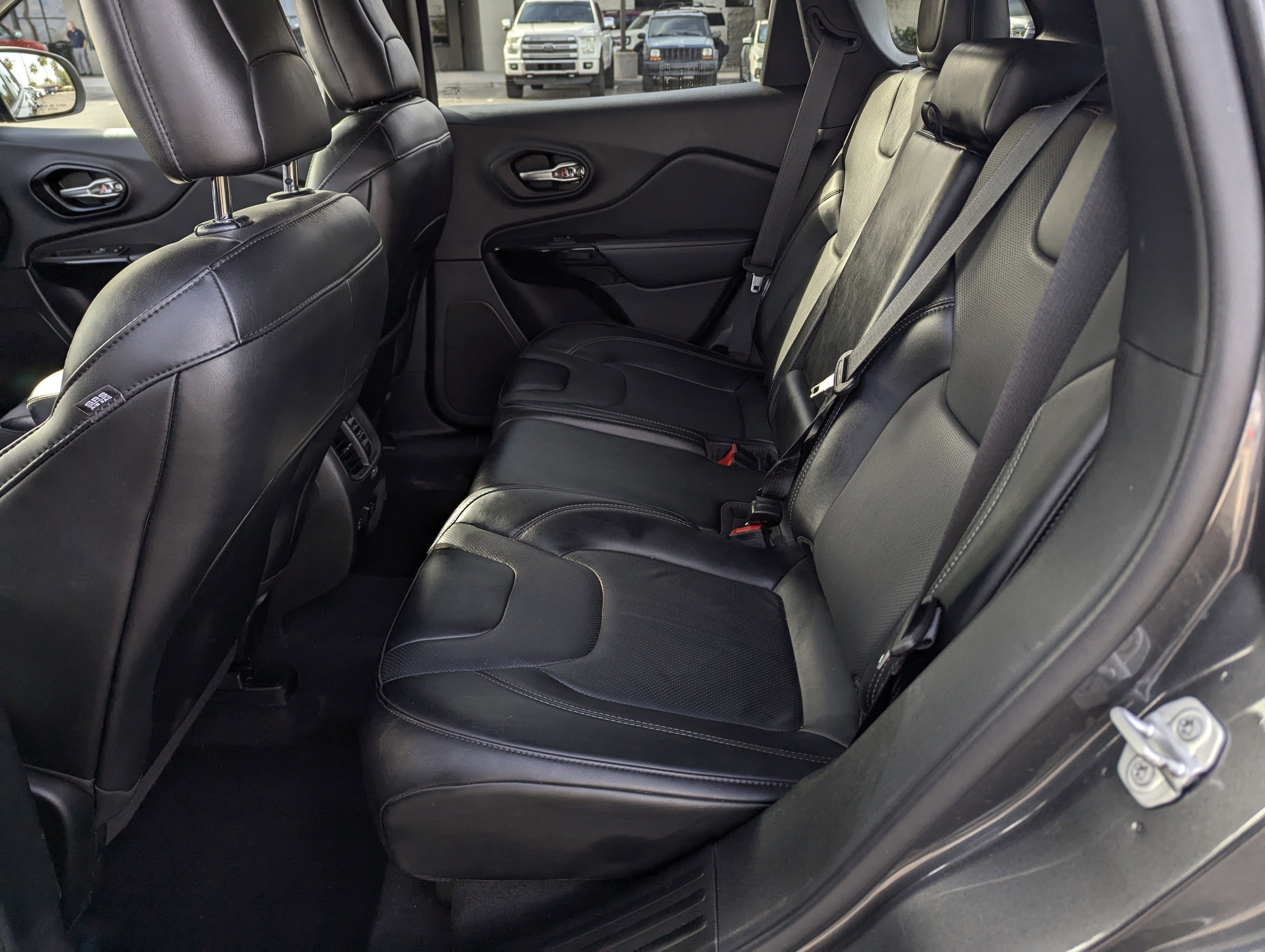 2023 Jeep Cherokee Altitude Lux