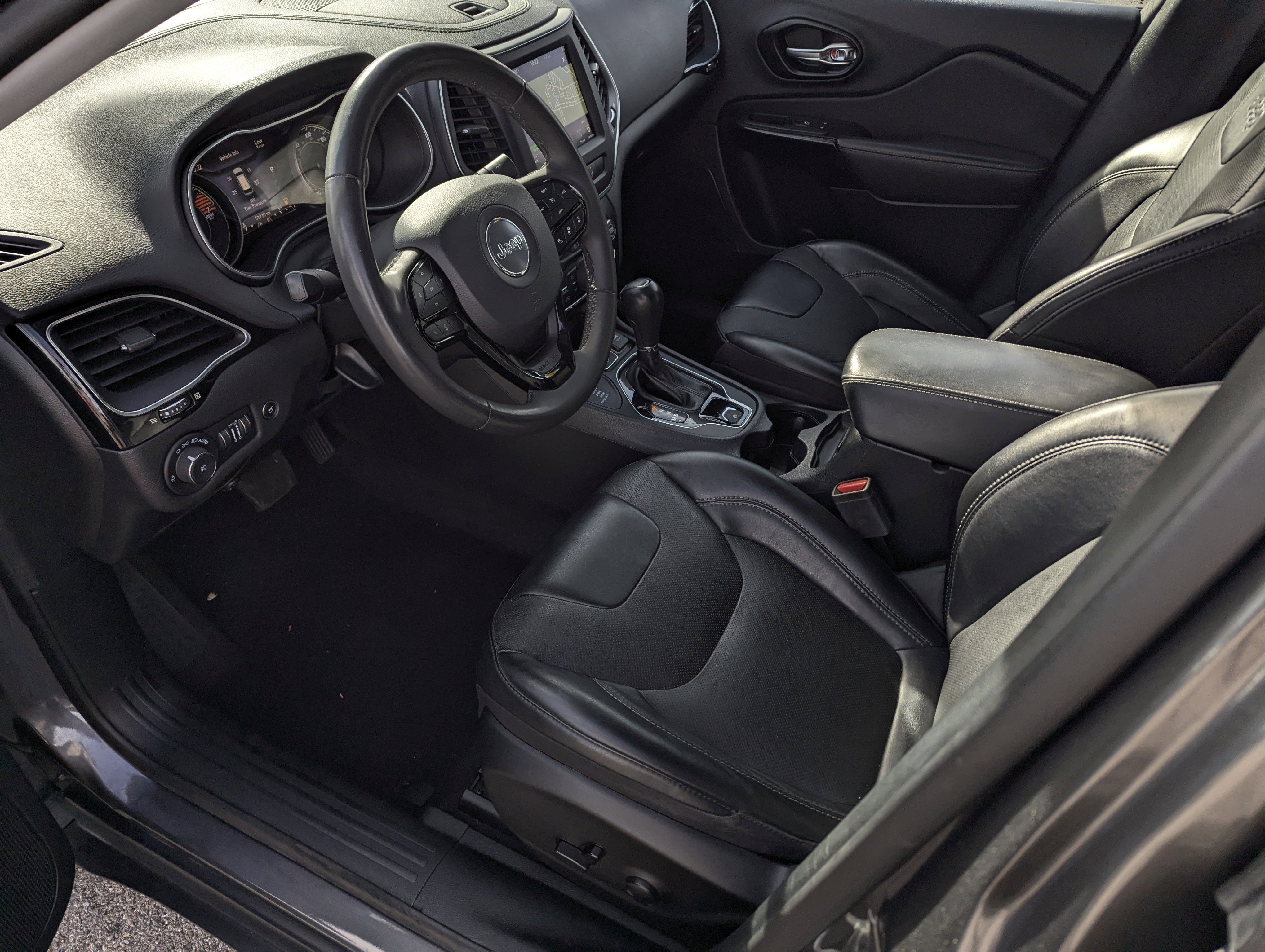 2023 Jeep Cherokee Altitude Lux