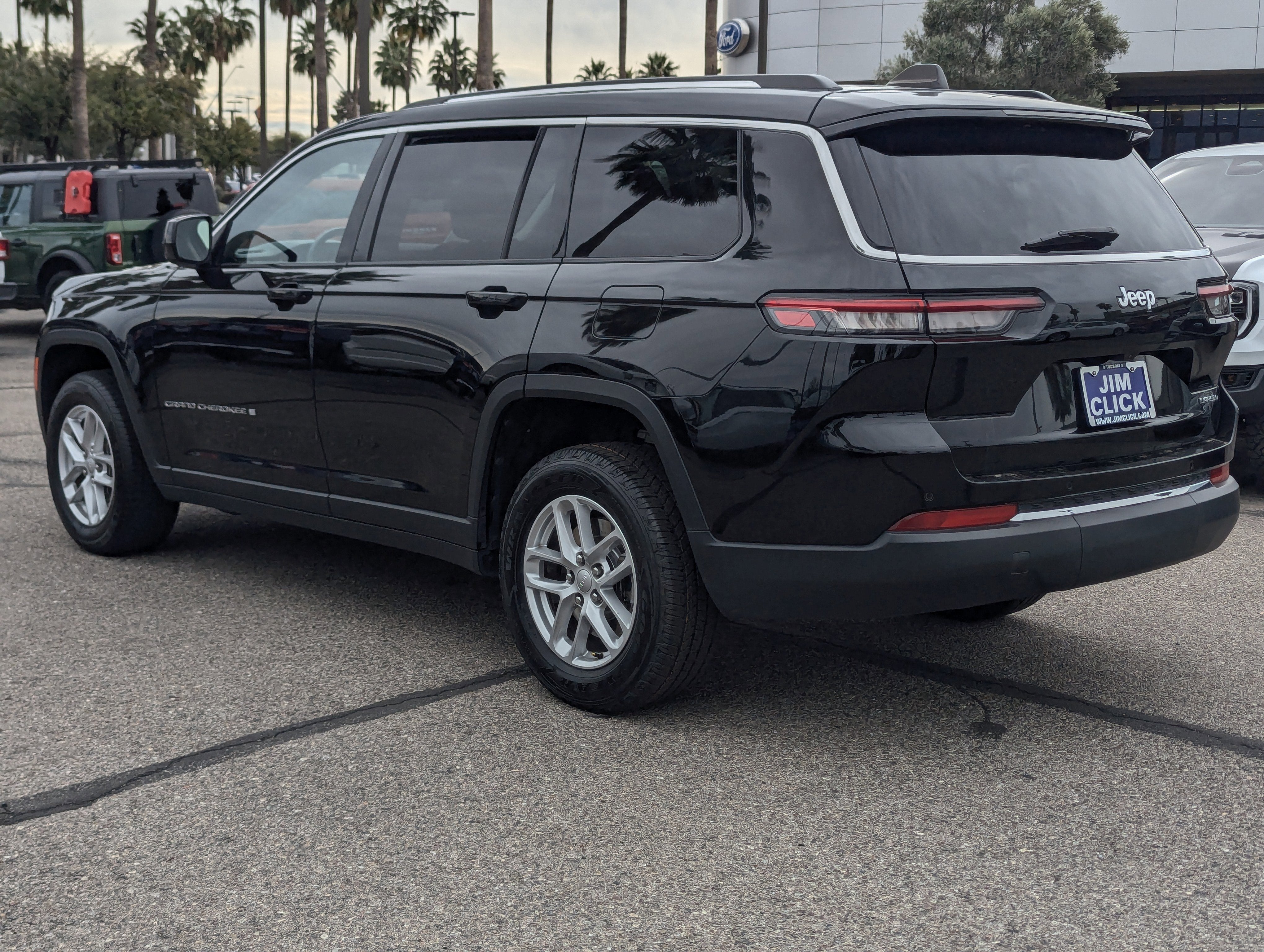 2023 Jeep Grand Cherokee L Laredo