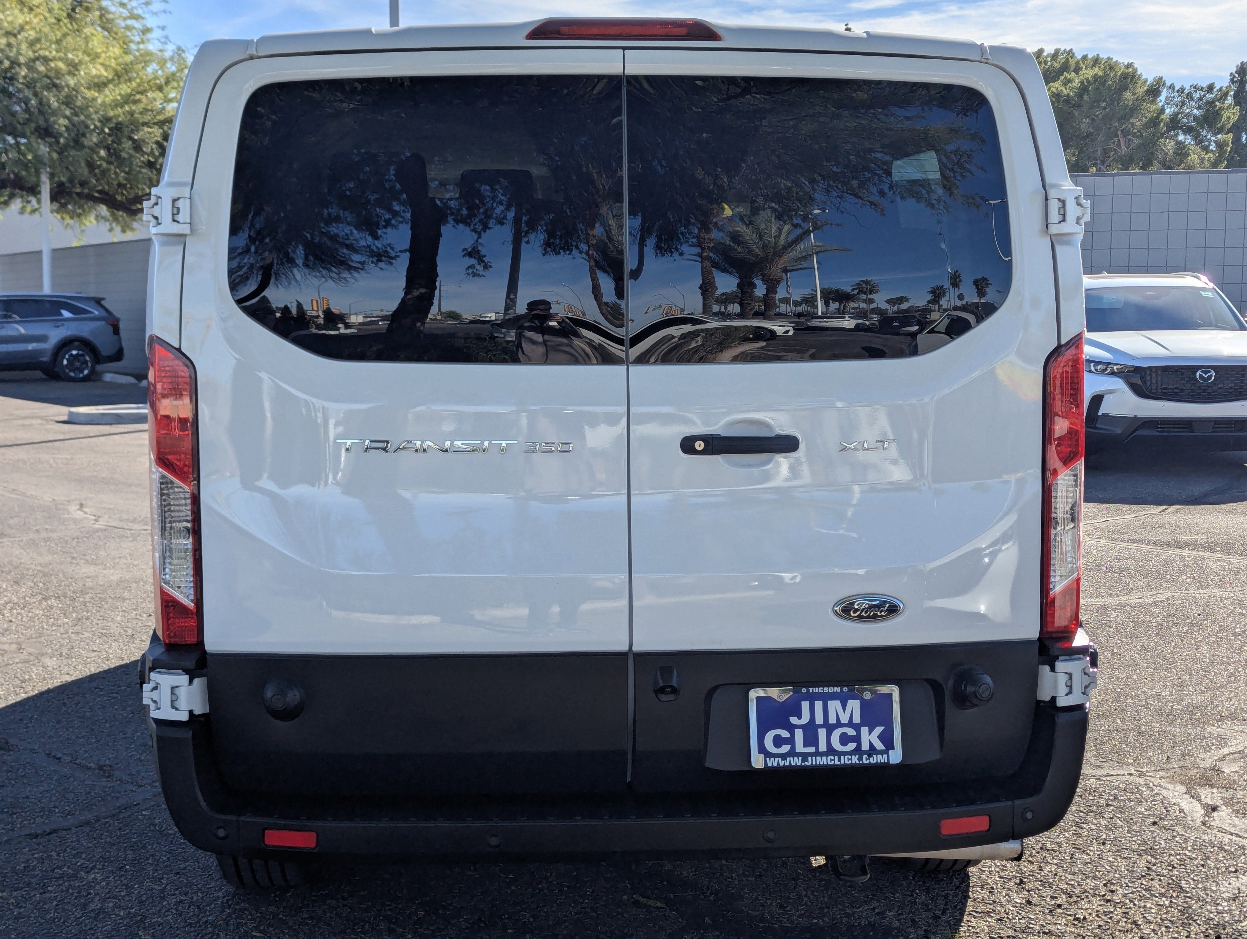 2024 Ford Transit Passenger Wagon XLT