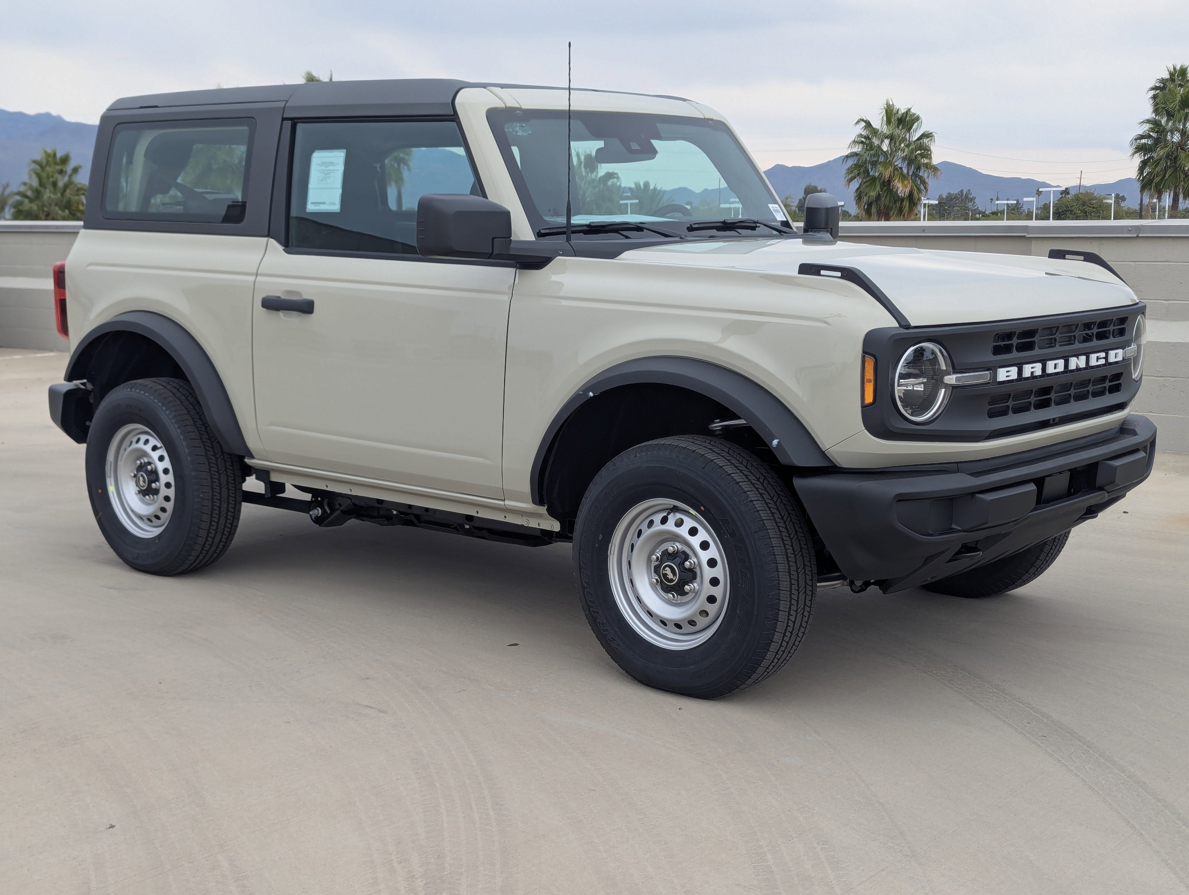 2025 Ford Bronco Base