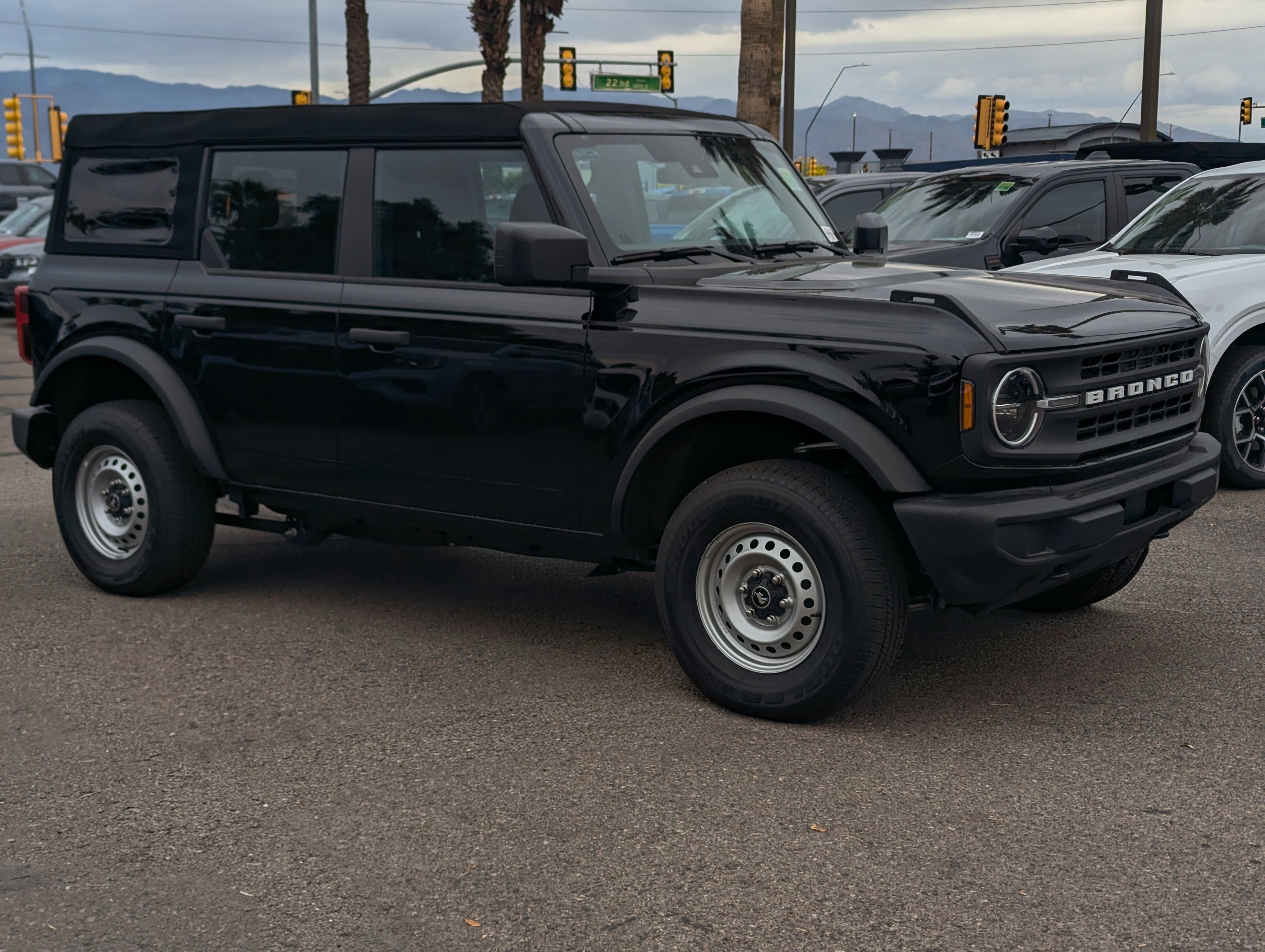 2025 Ford Bronco Base