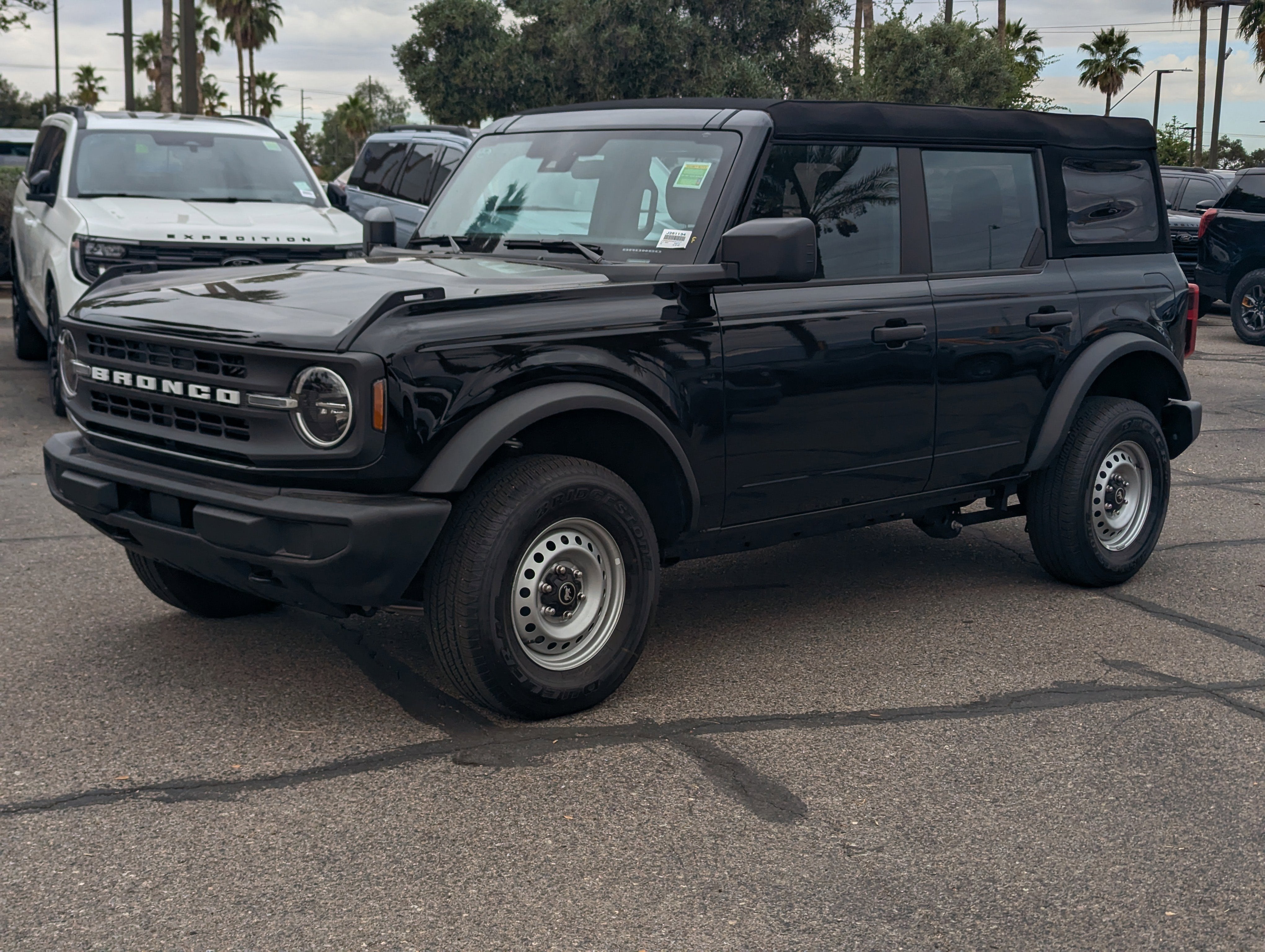 2025 Ford Bronco Base