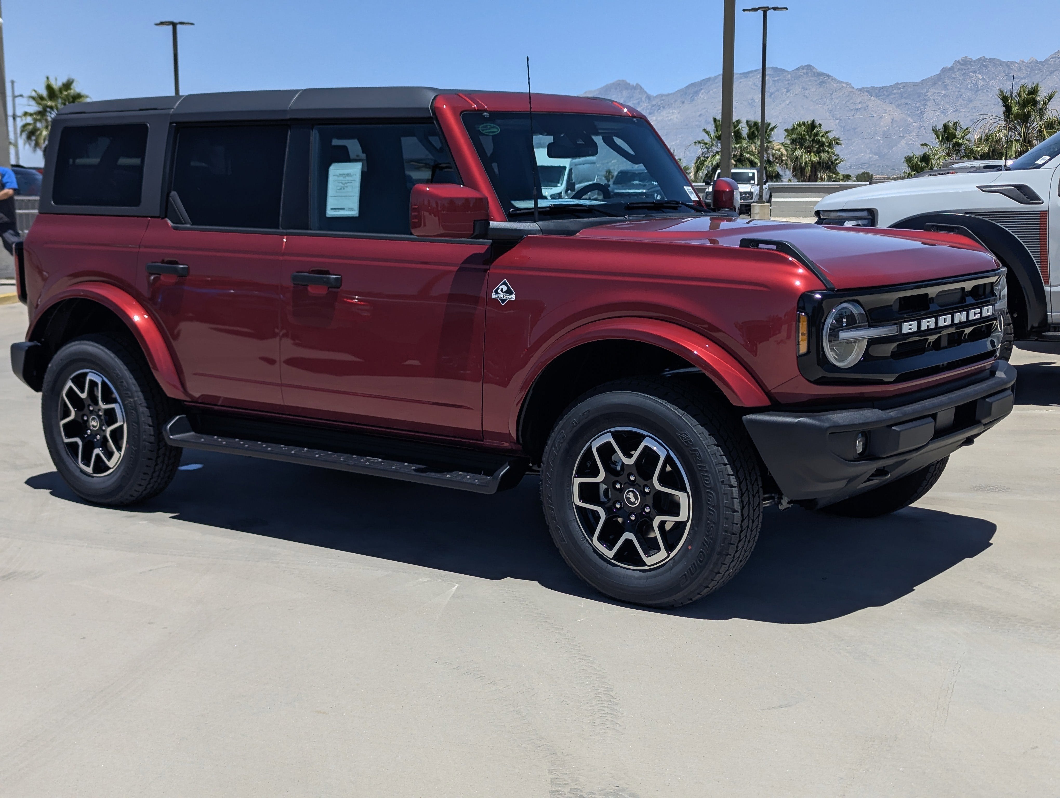2026 Ford Bronco Outer Banks®