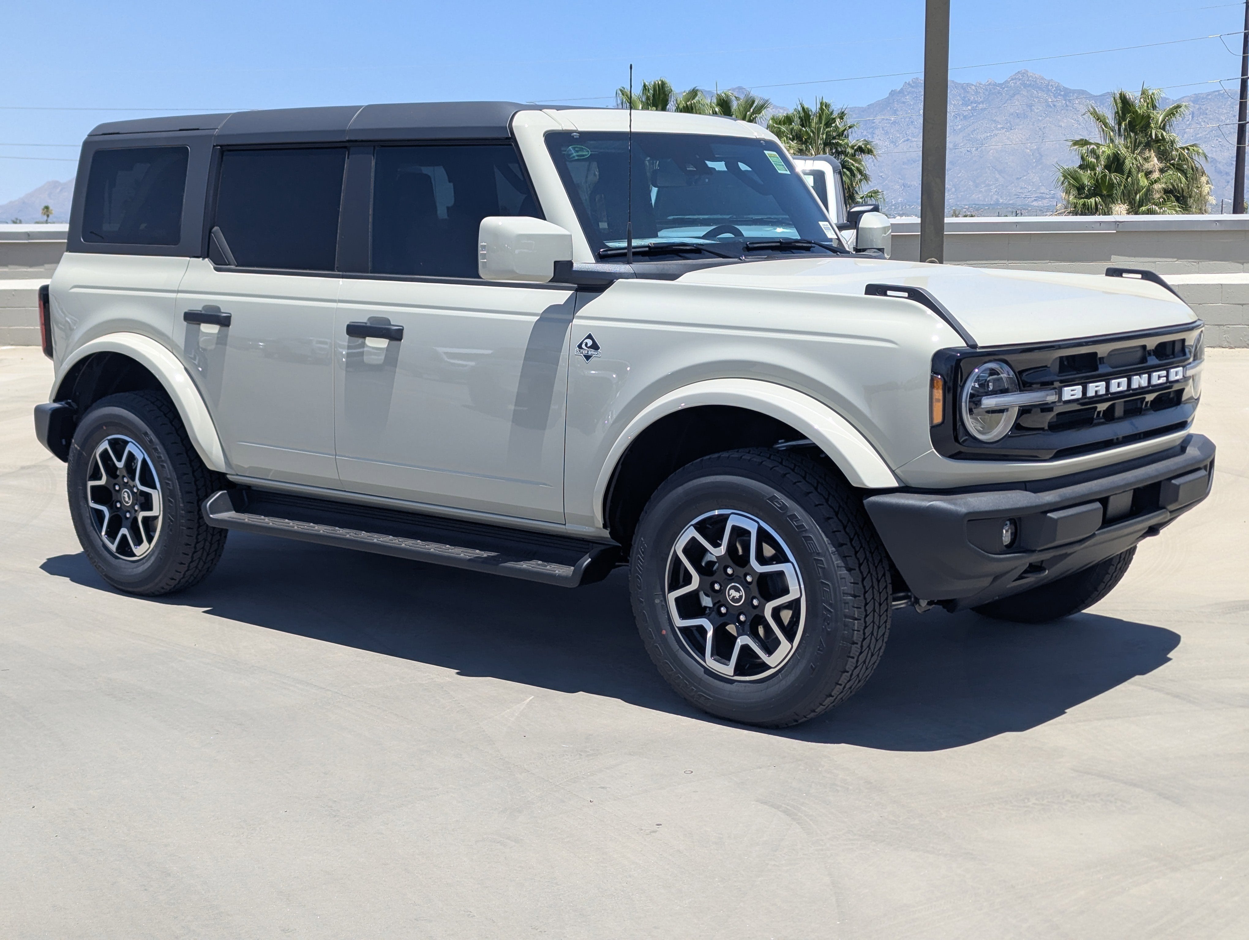 2026 Ford Bronco Outer Banks®
