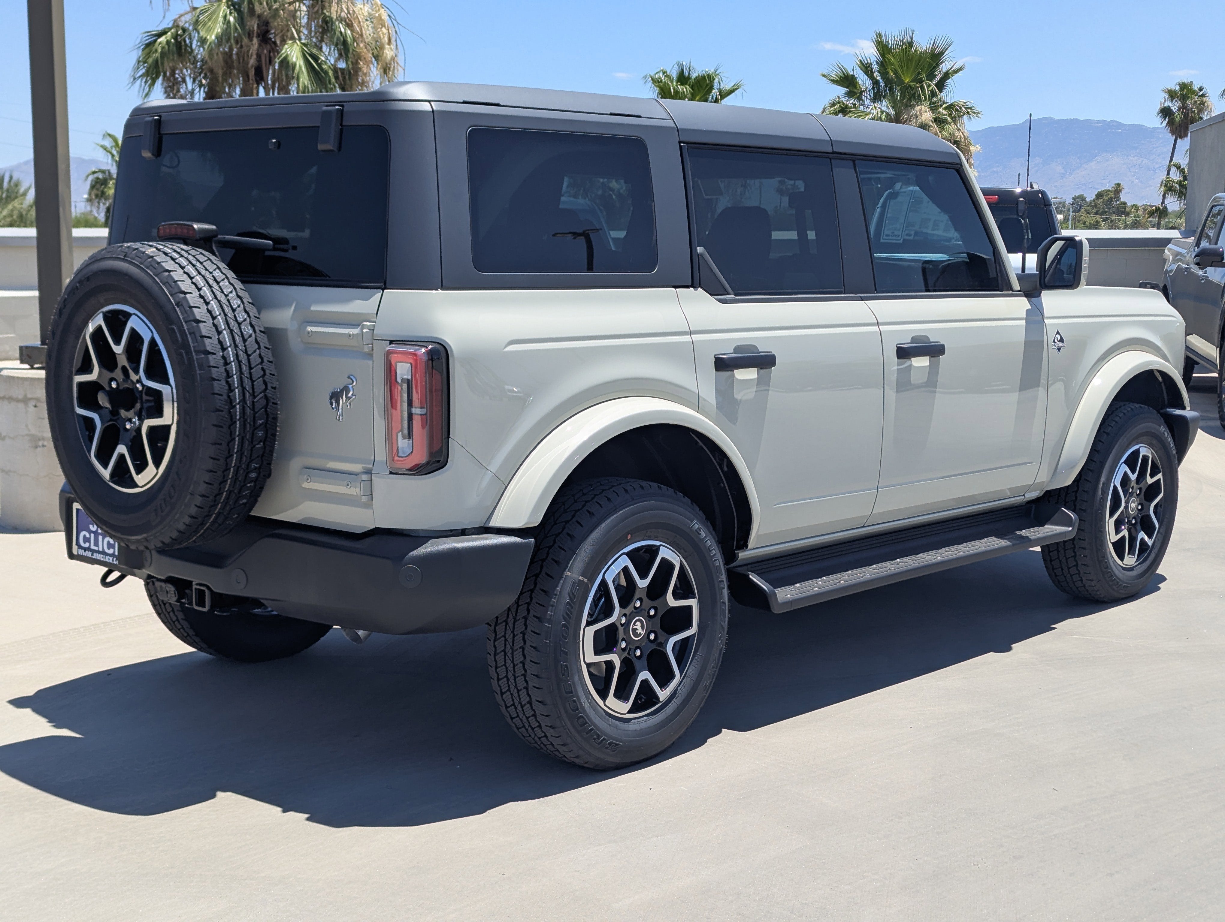 2026 Ford Bronco Outer Banks®