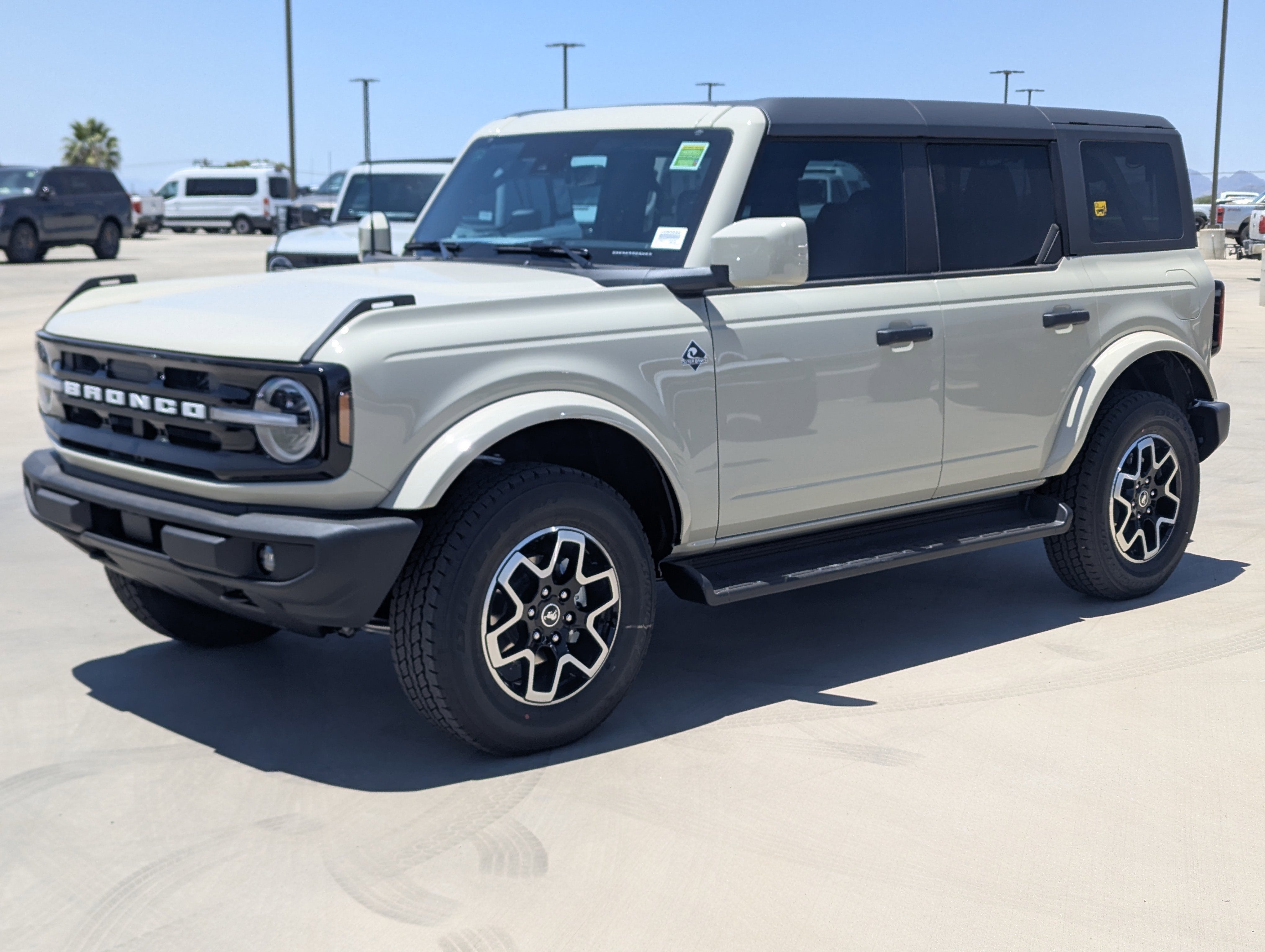 2026 Ford Bronco Outer Banks®