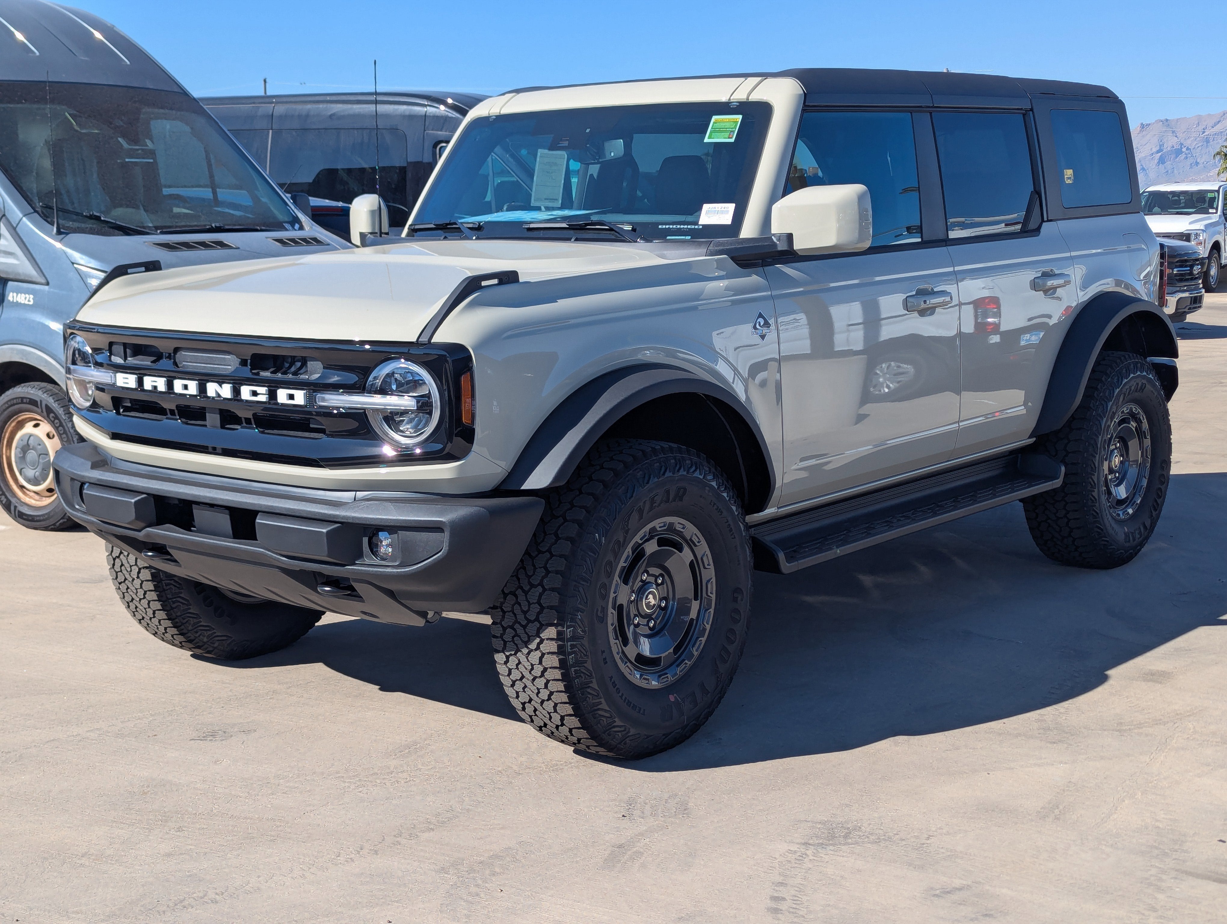 2025 Ford Bronco Outer Banks®