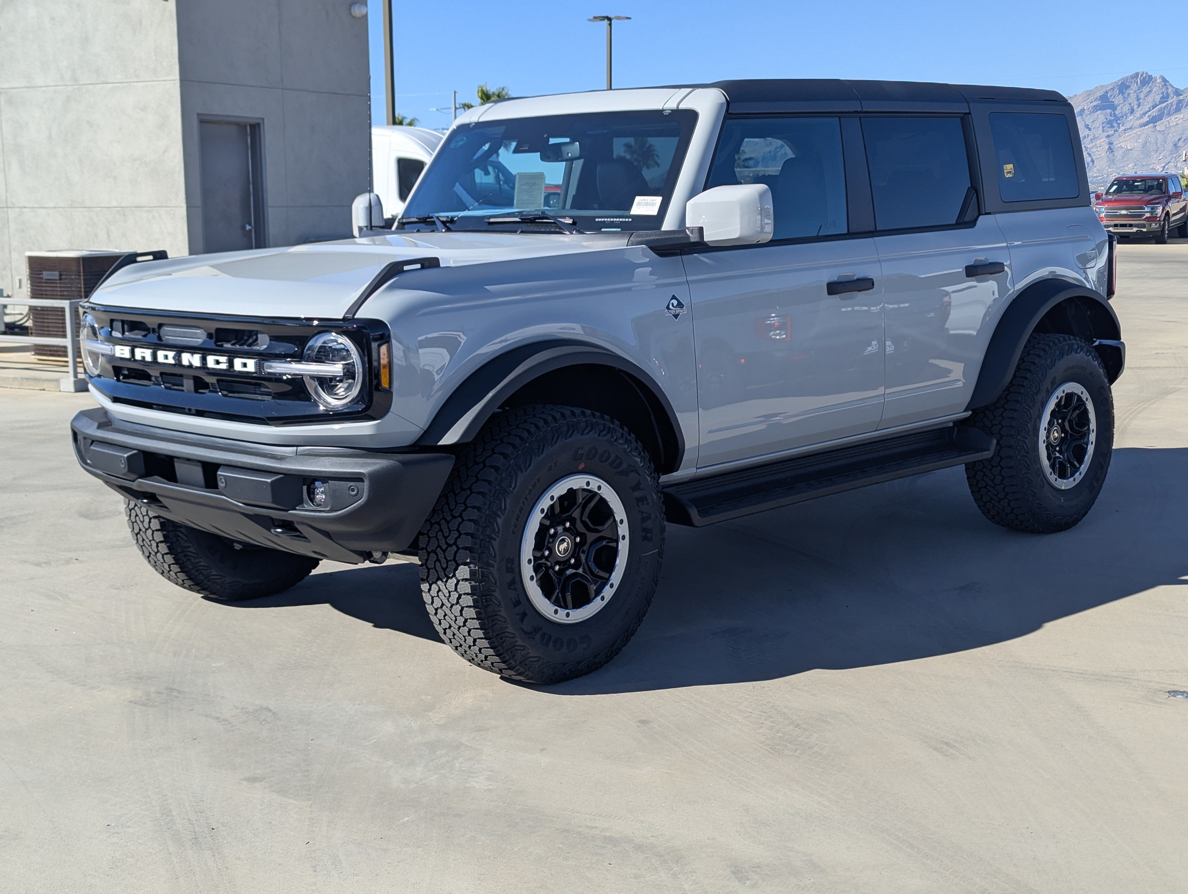 2026 Ford Bronco Outer Banks®