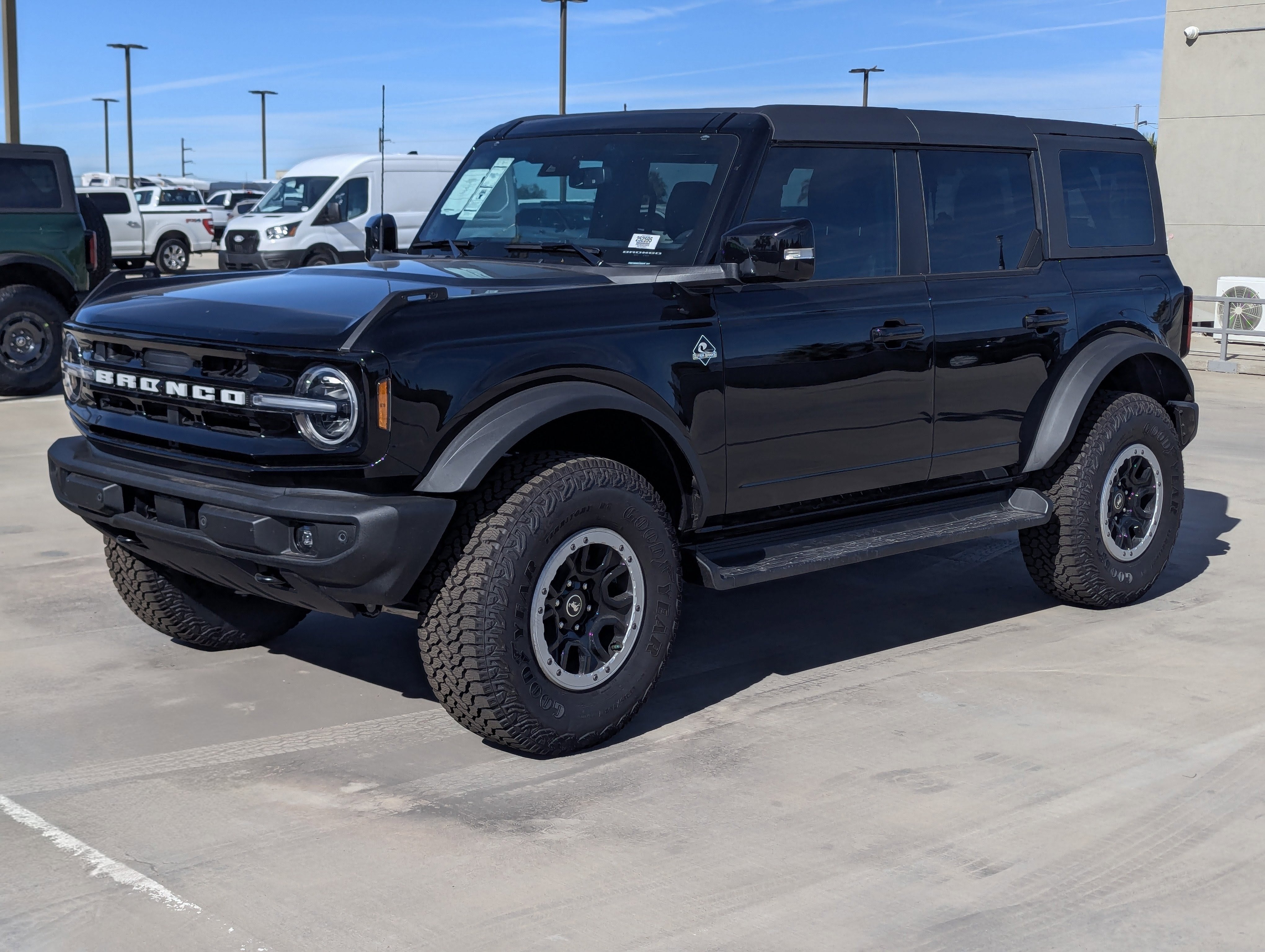 2025 Ford Bronco Outer Banks®
