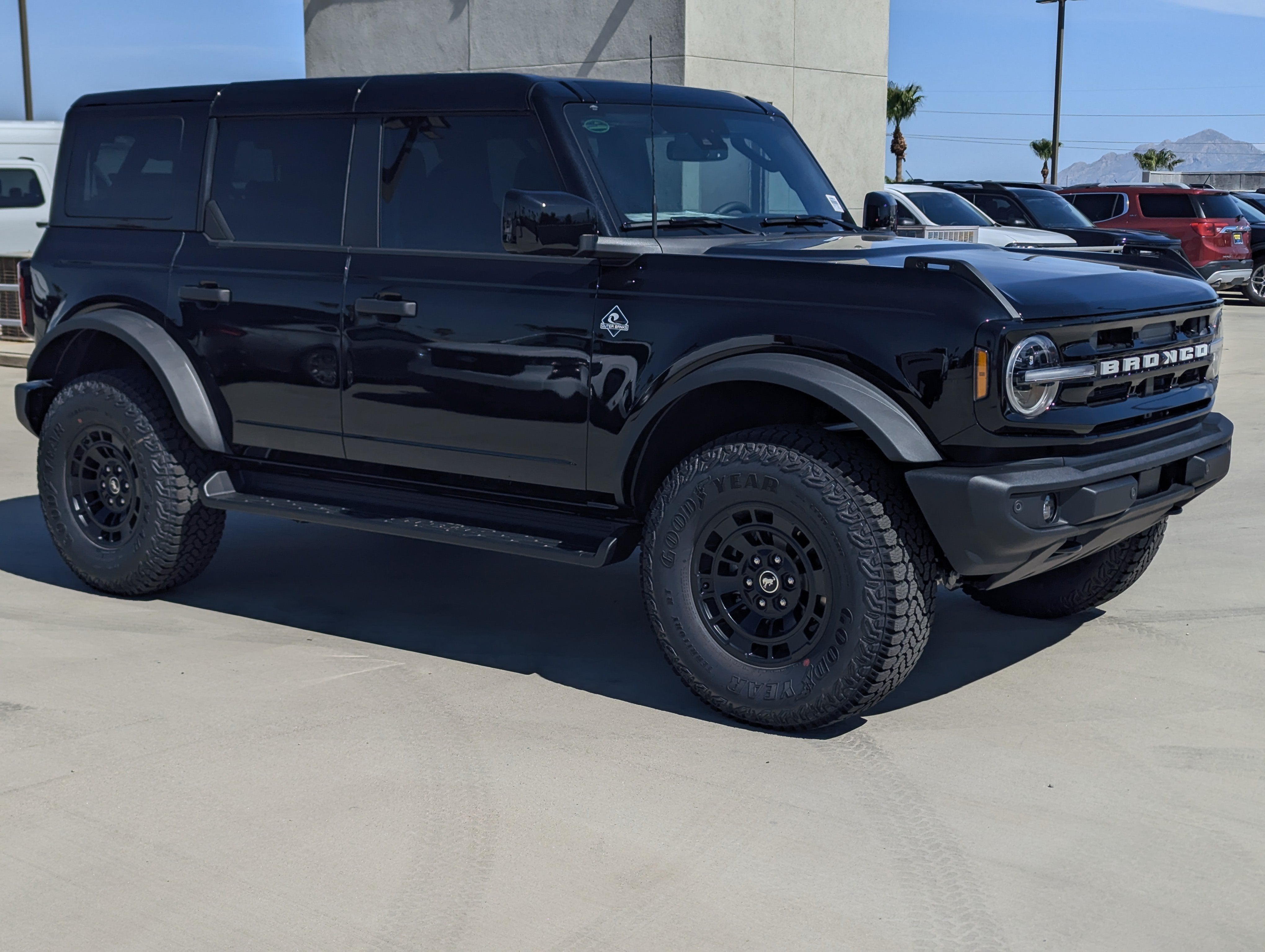2026 Ford Bronco Outer Banks®