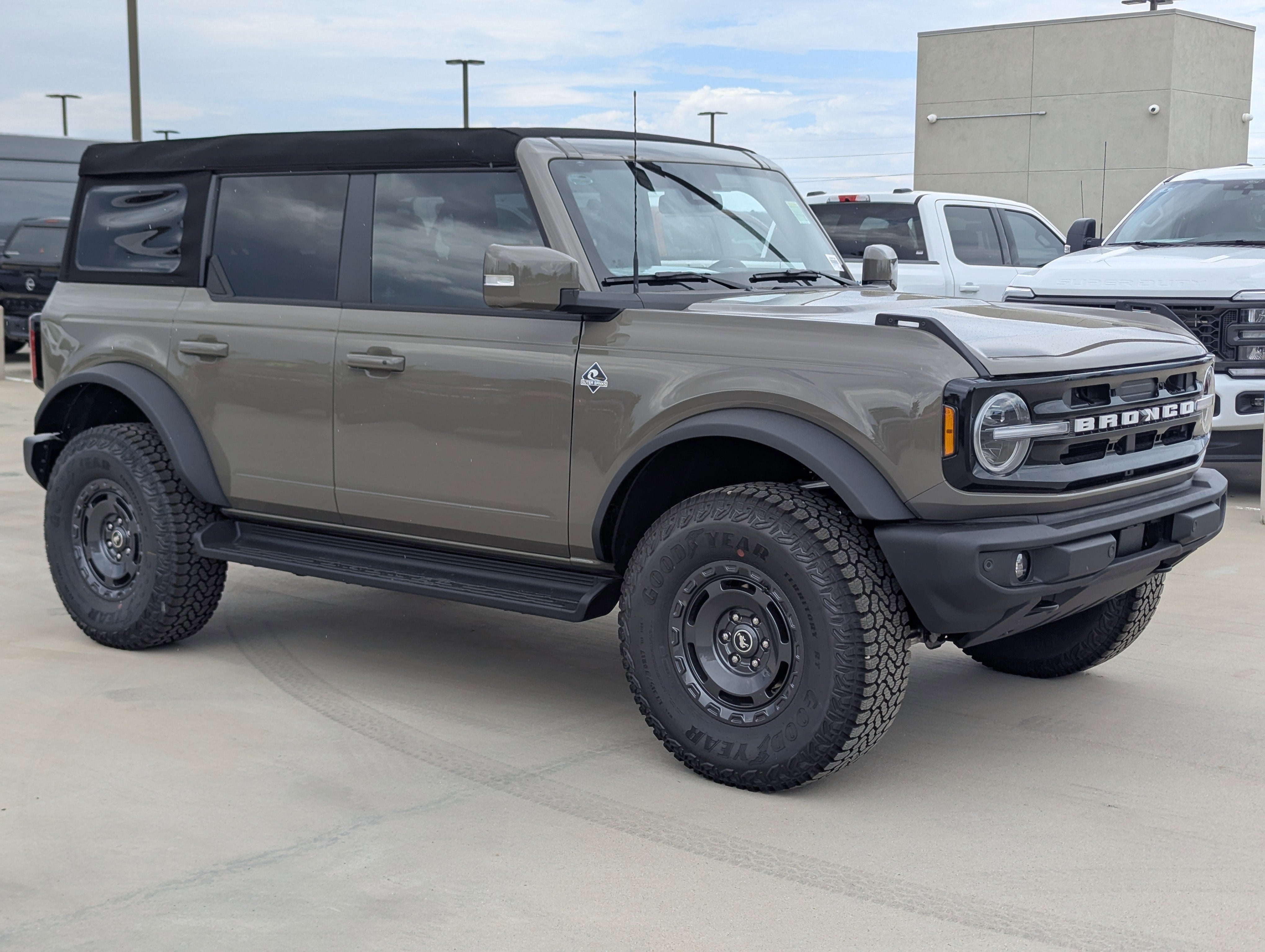 2025 Ford Bronco Outer Banks®