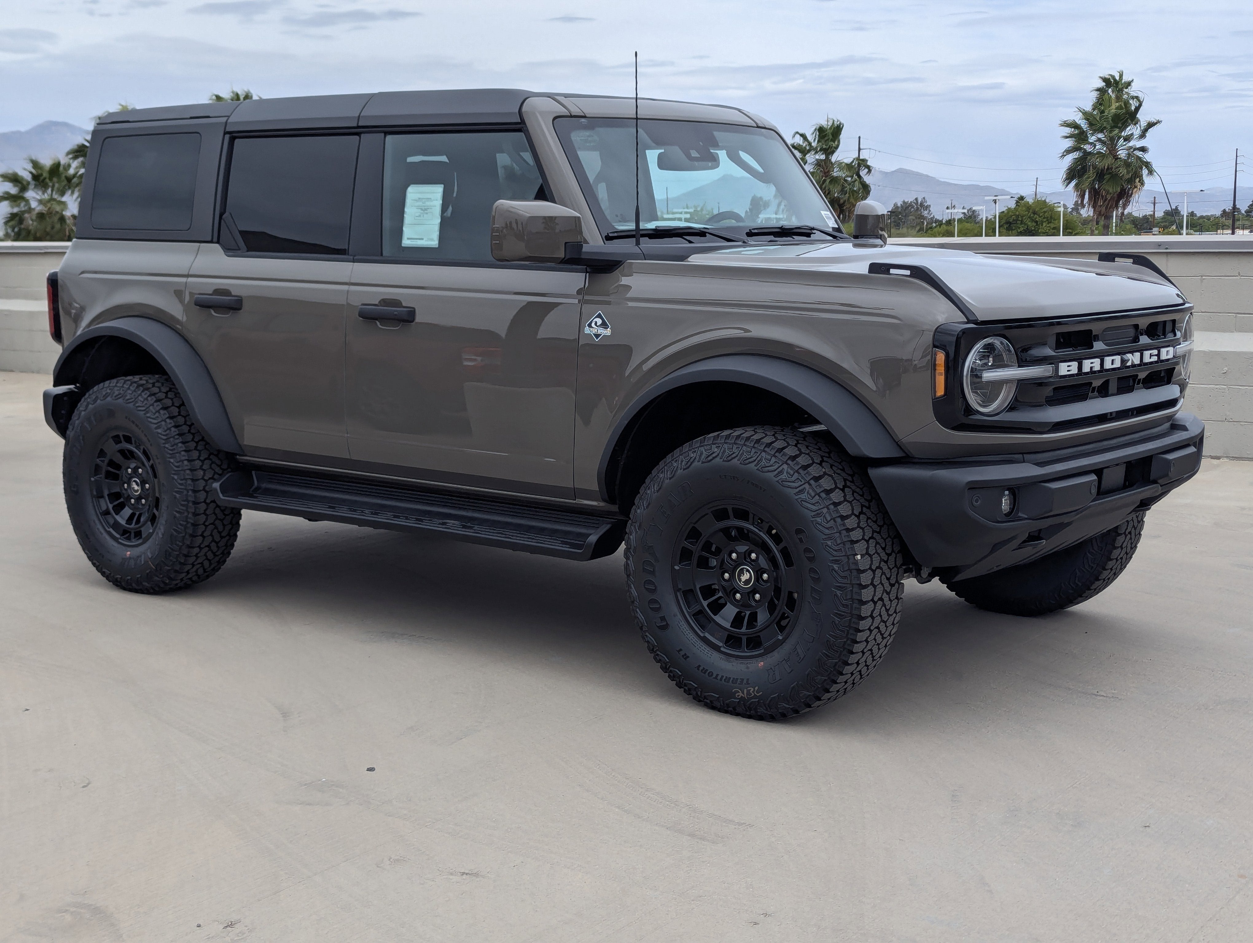 2026 Ford Bronco Outer Banks®