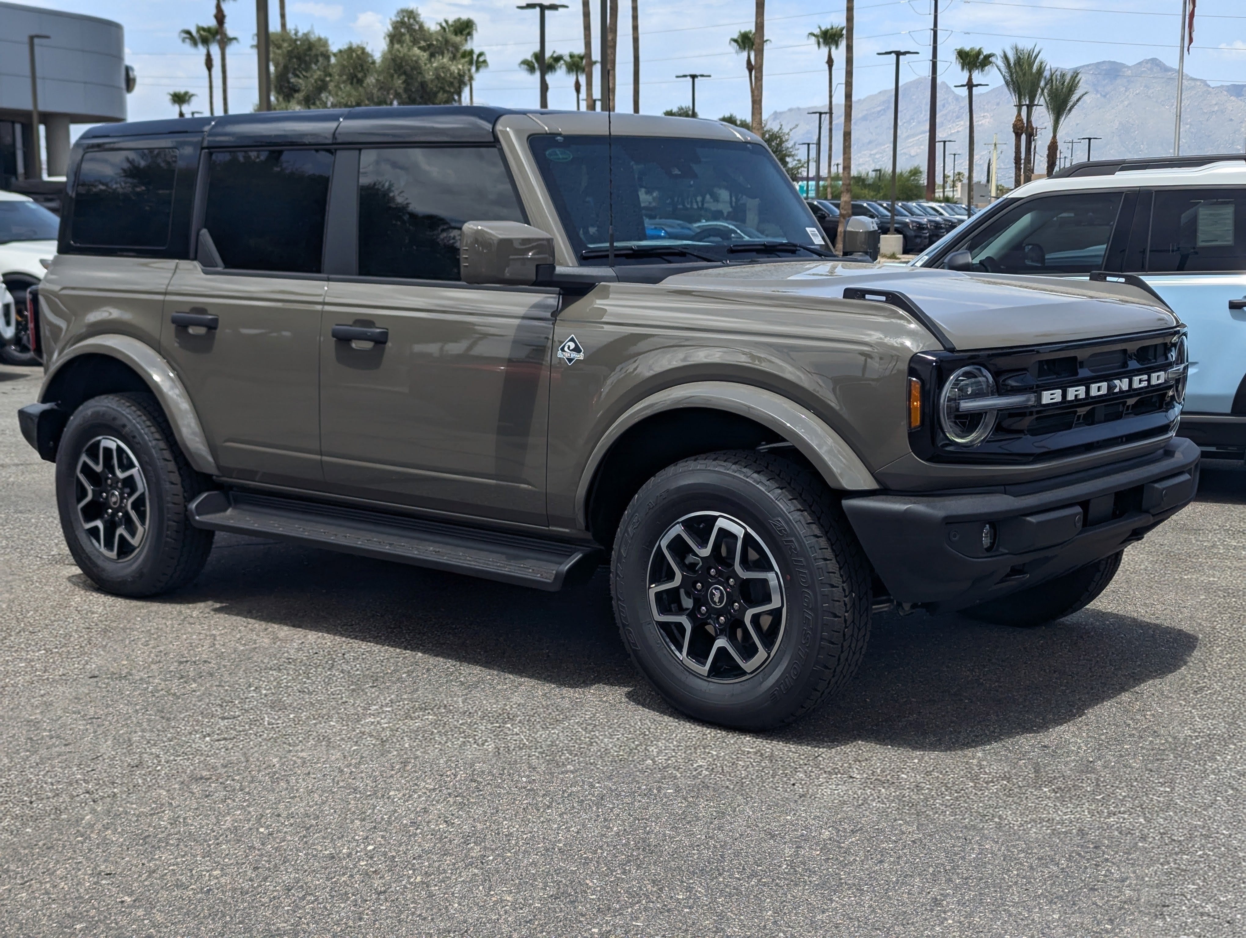 2026 Ford Bronco Outer Banks®