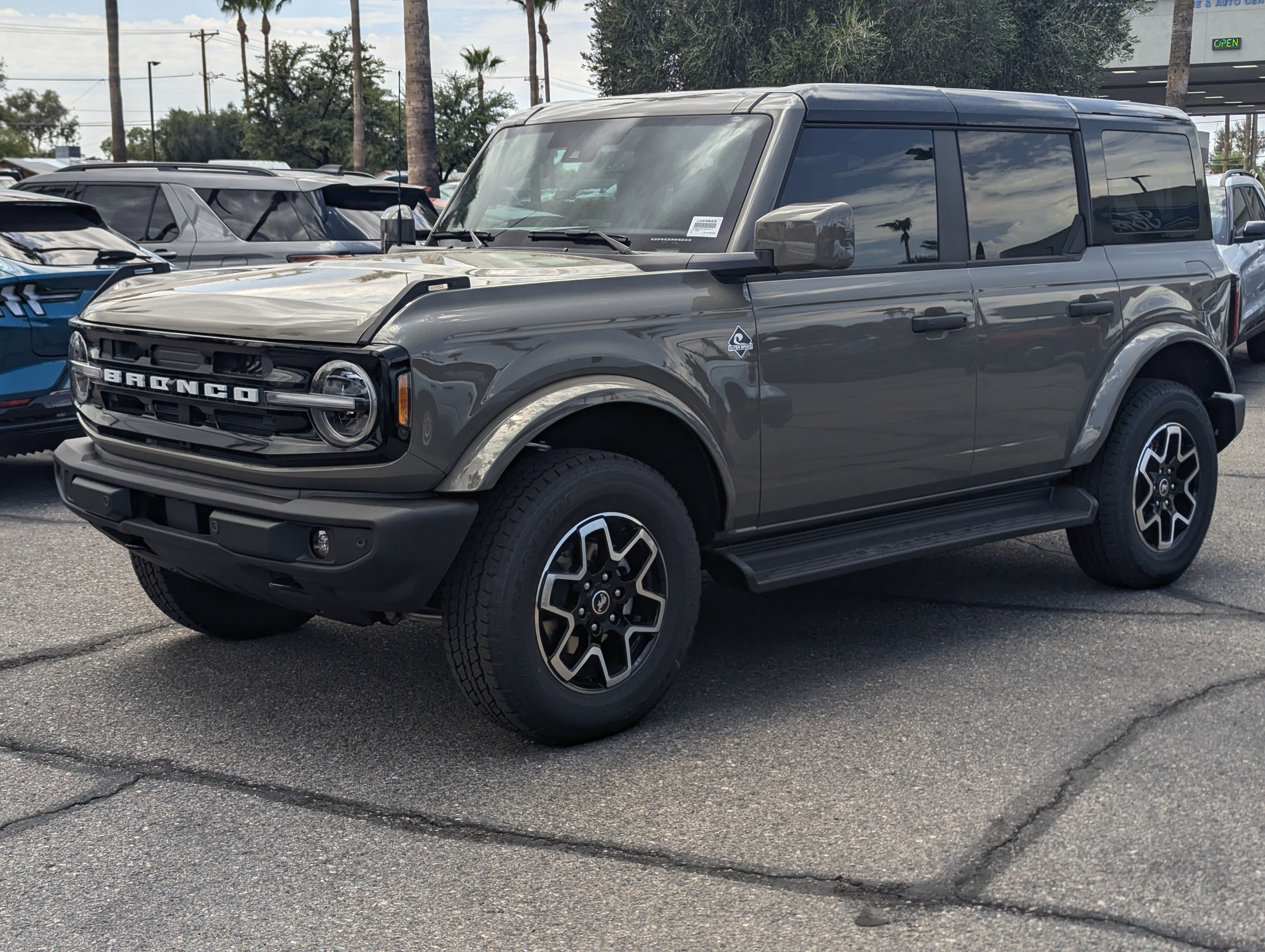 2026 Ford Bronco Outer Banks®