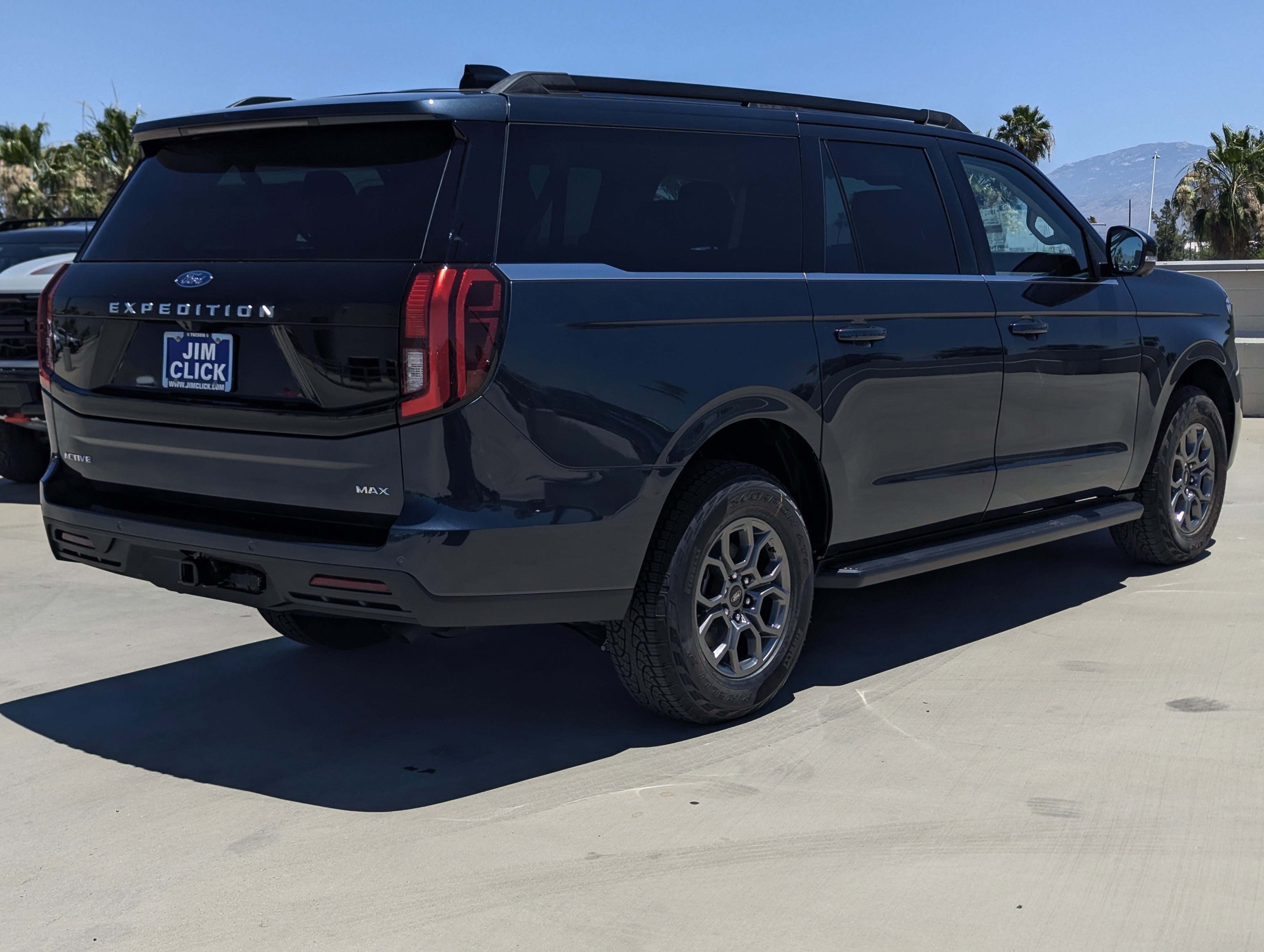 2026 Ford Expedition MAX Active