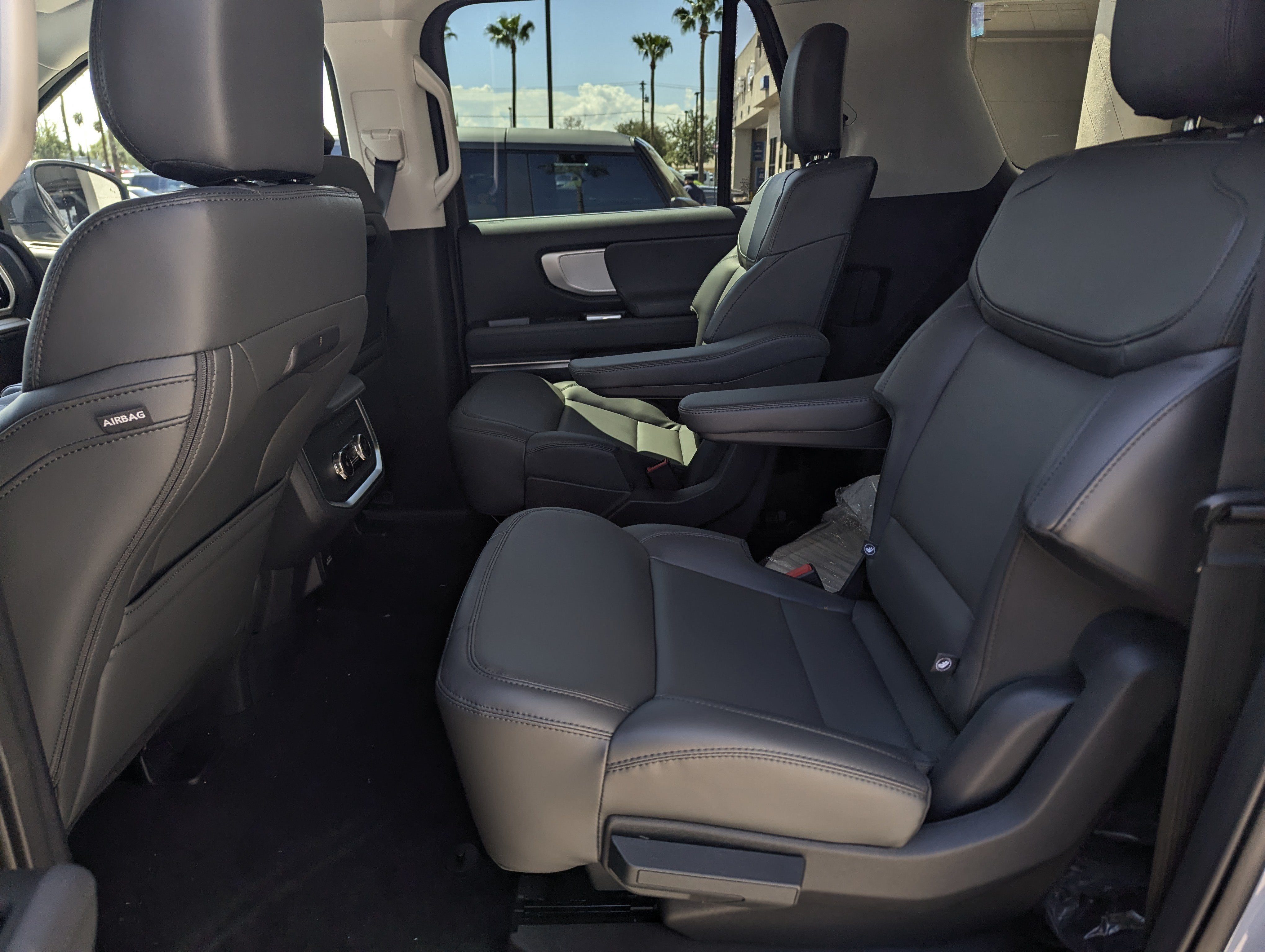 2027 Ford Expedition MAX Active