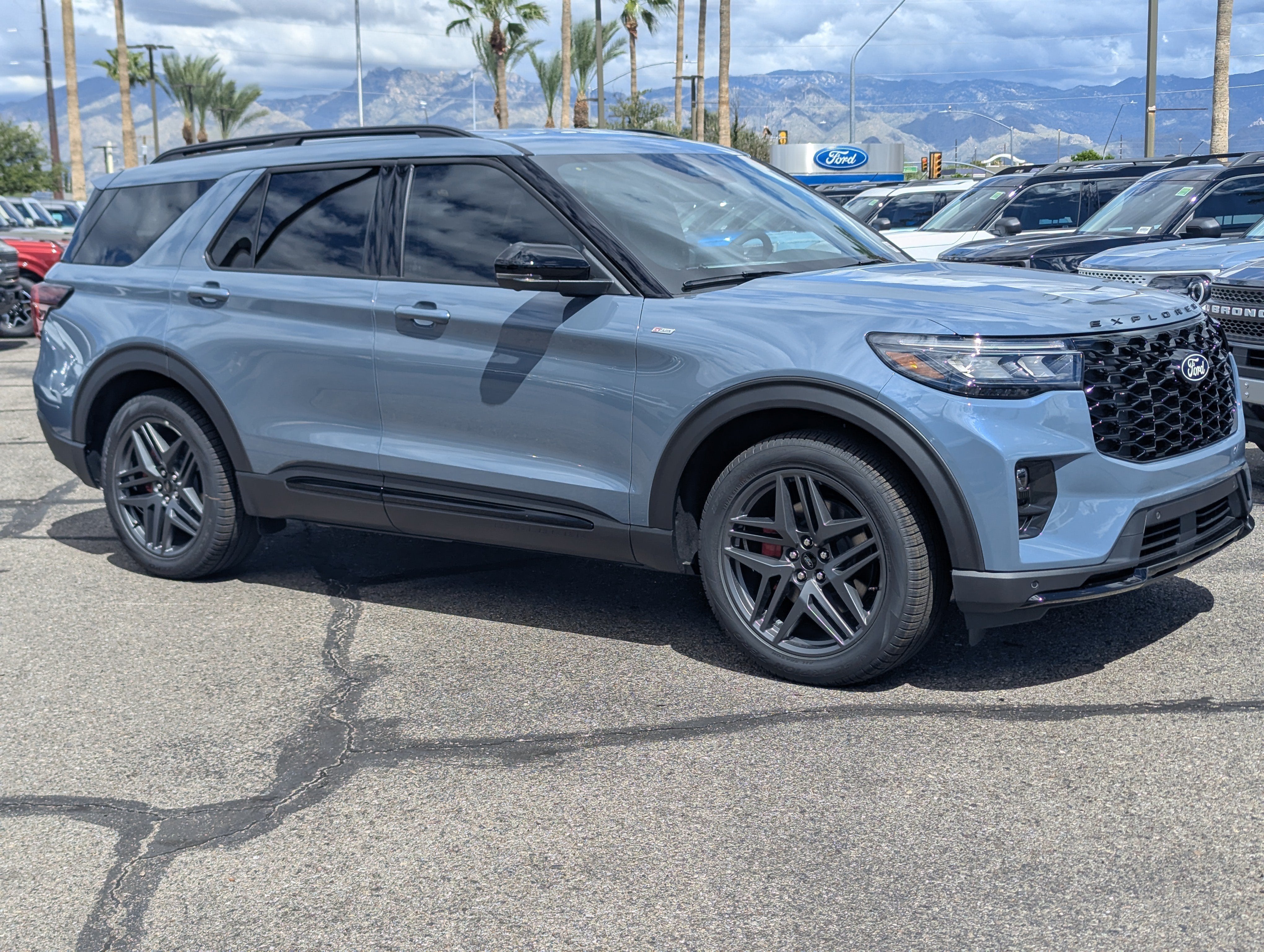 2027 Ford Explorer ST-Line