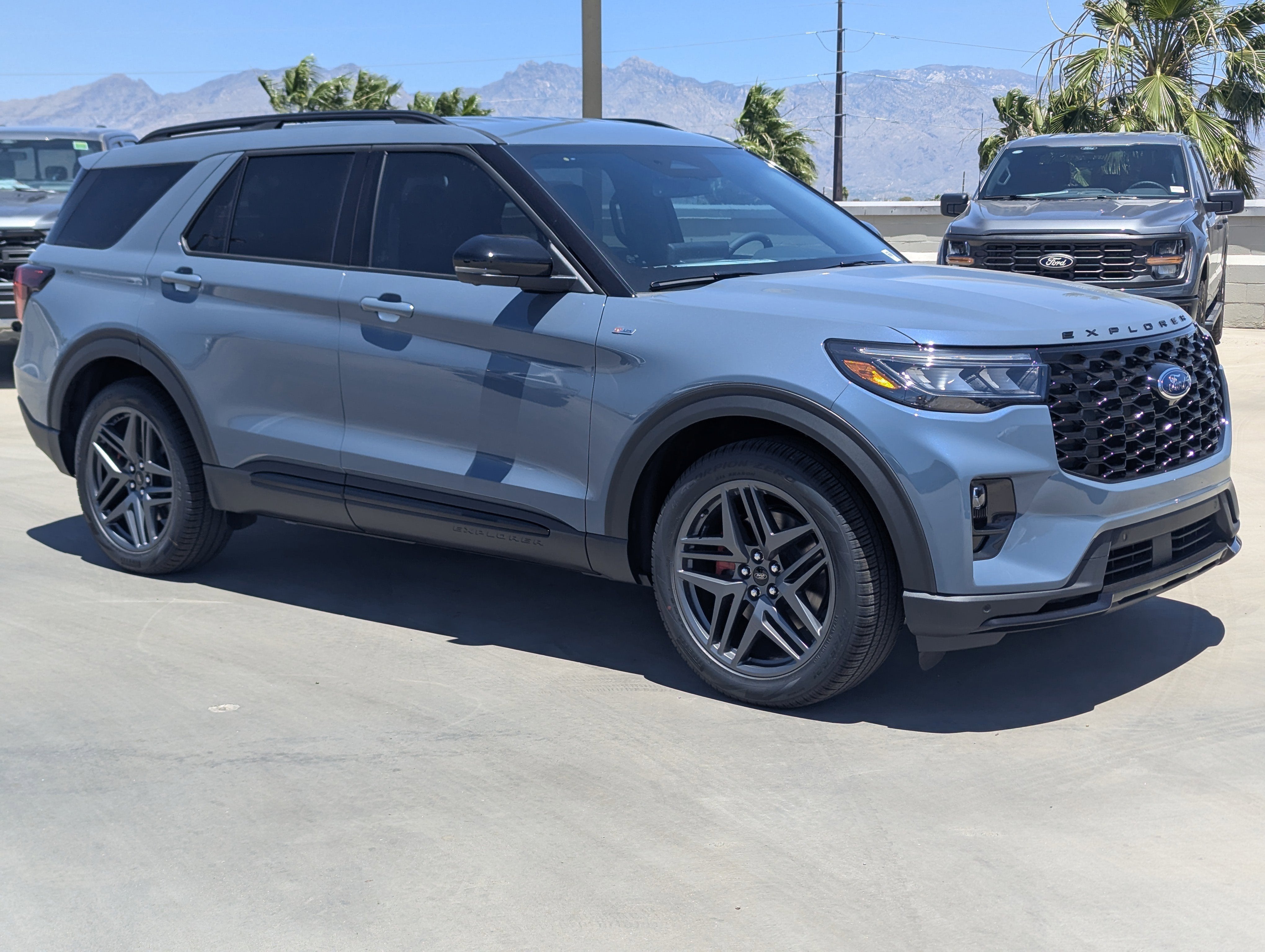 2026 Ford Explorer ST-LINE RWD's photo
