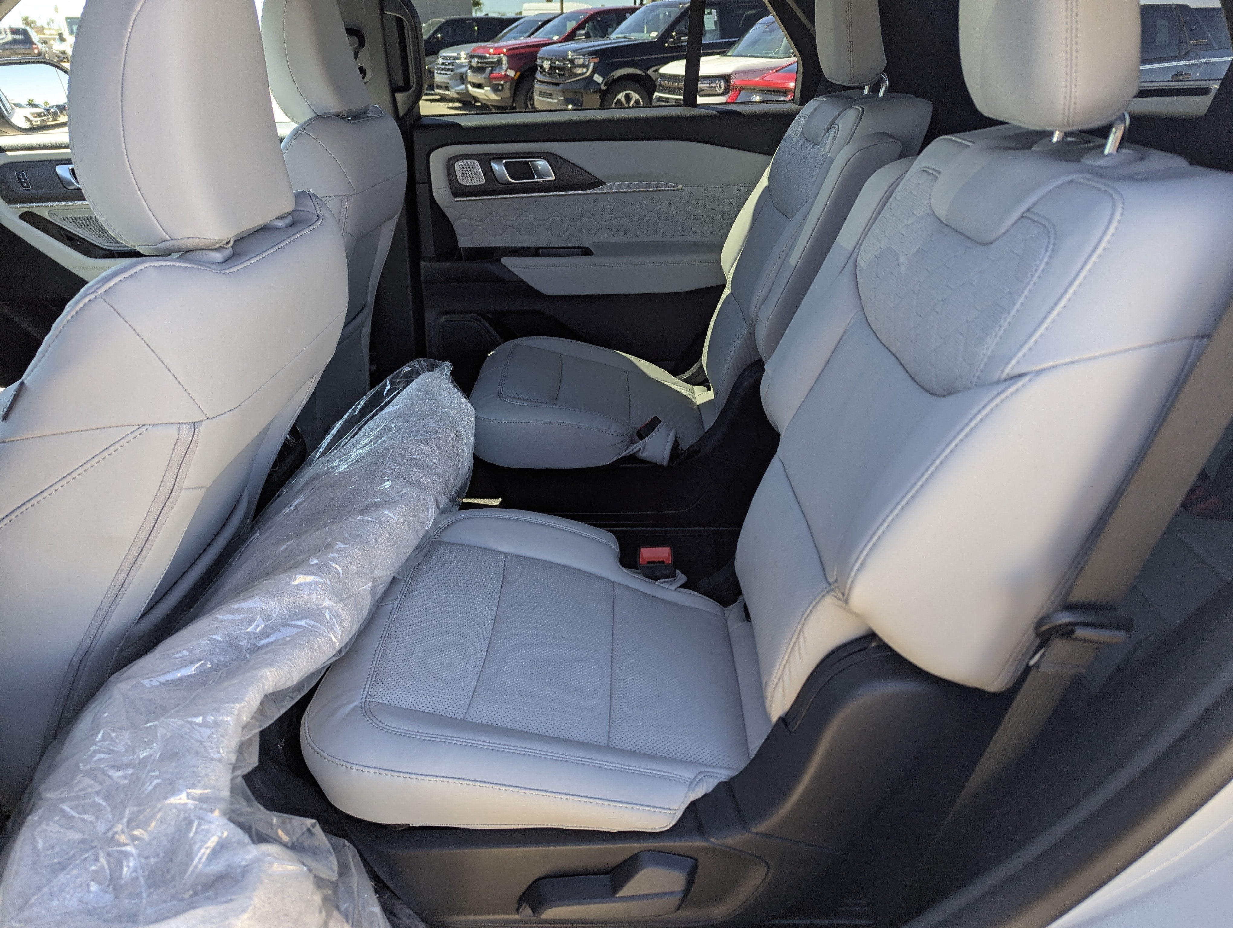 2027 Ford Explorer Platinum™