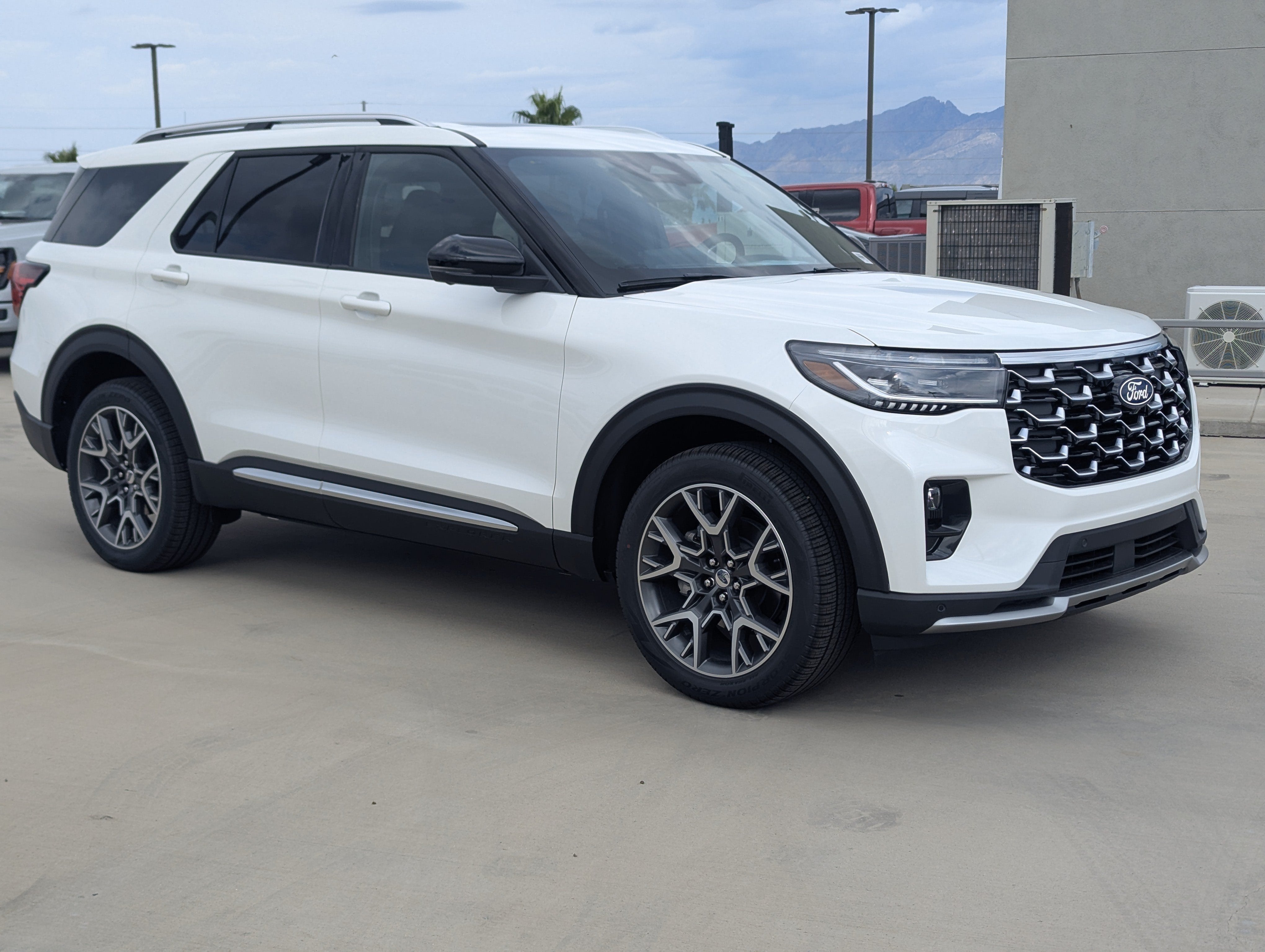 2027 Ford Explorer Platinum™