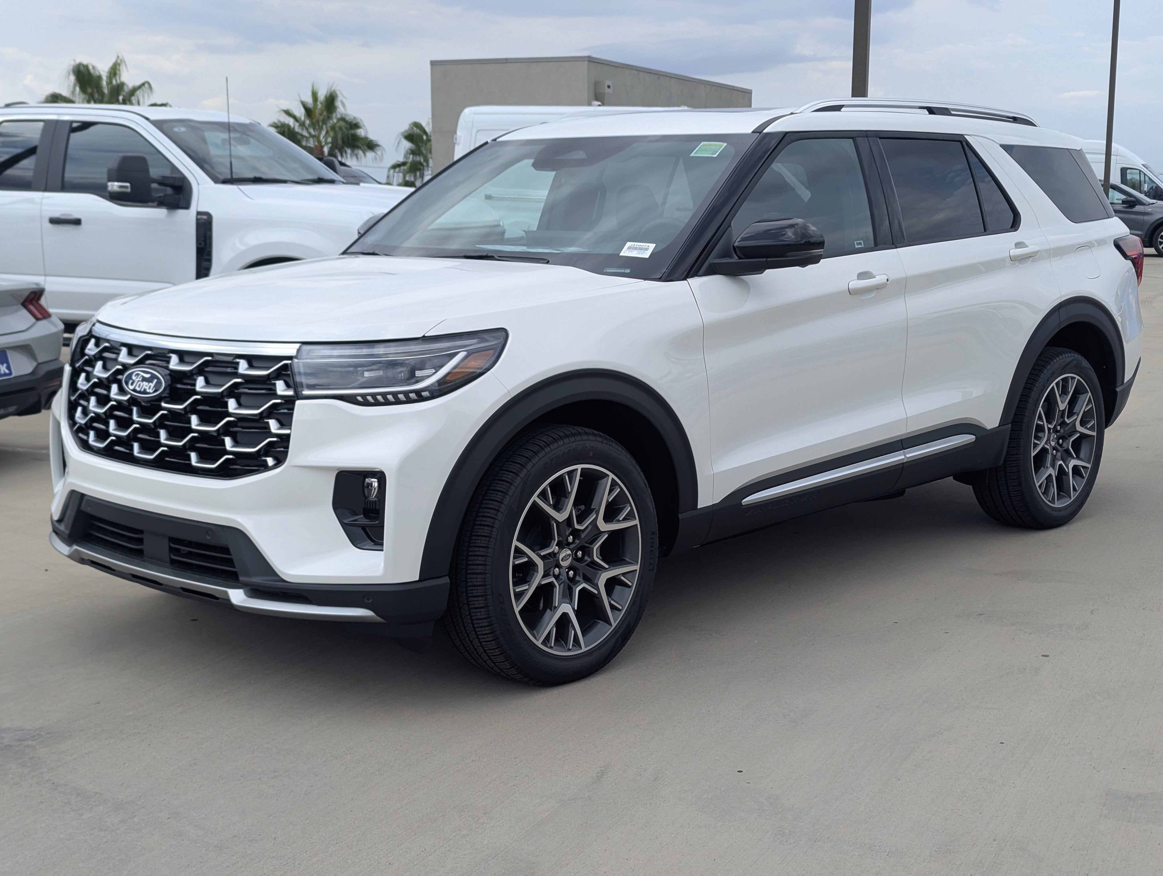 2027 Ford Explorer Platinum™