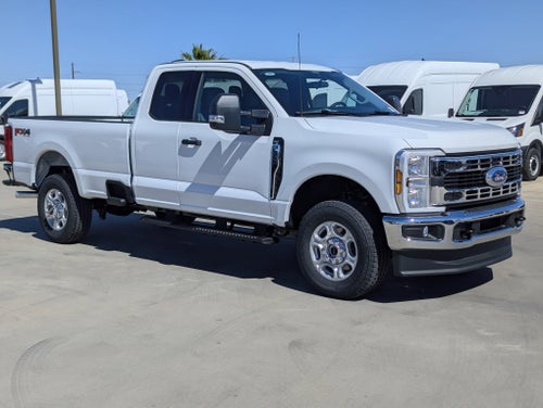 2025 Ford Super Duty F-350® XLT