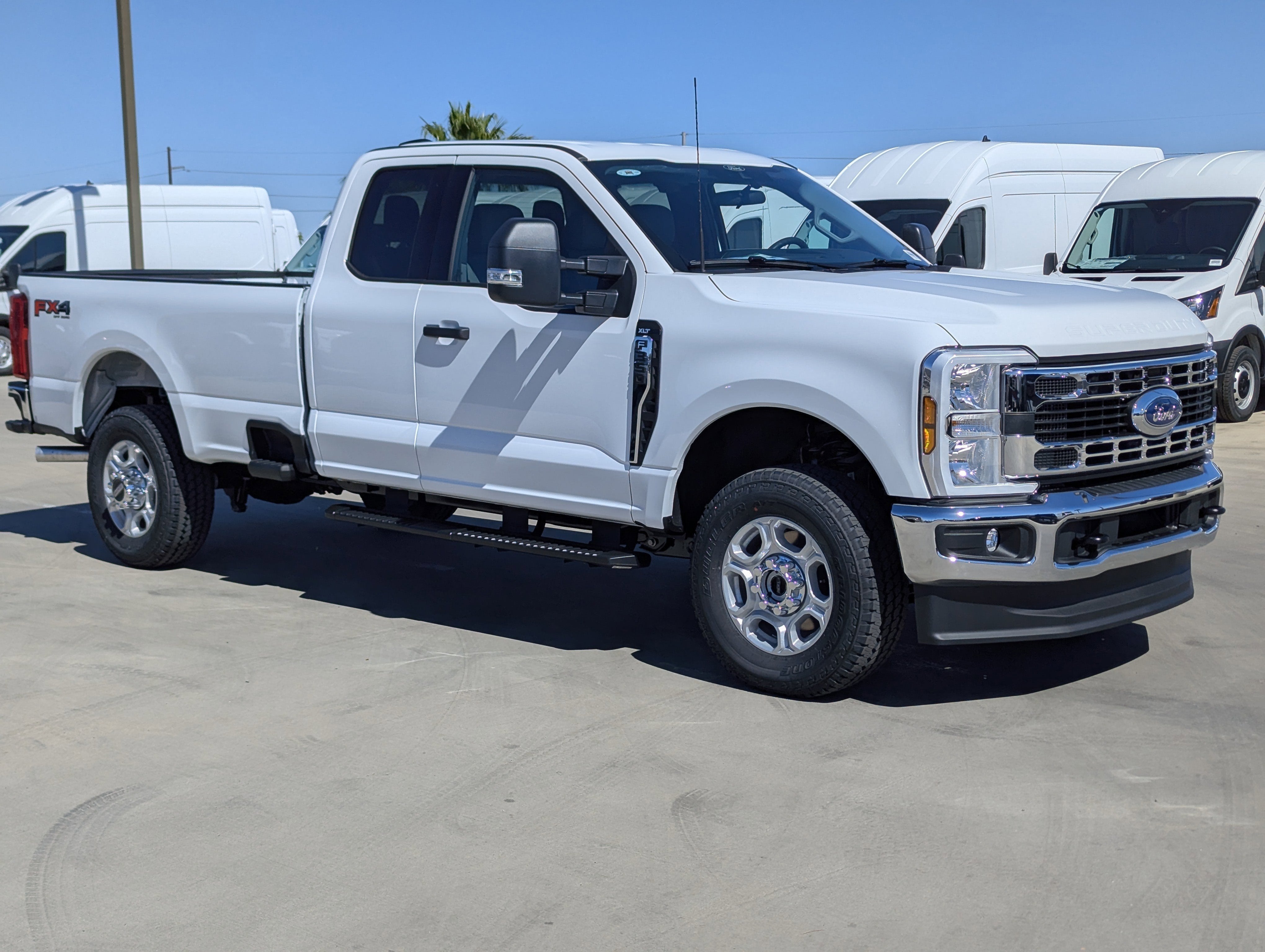 2025 Ford Super Duty F-350® XLT