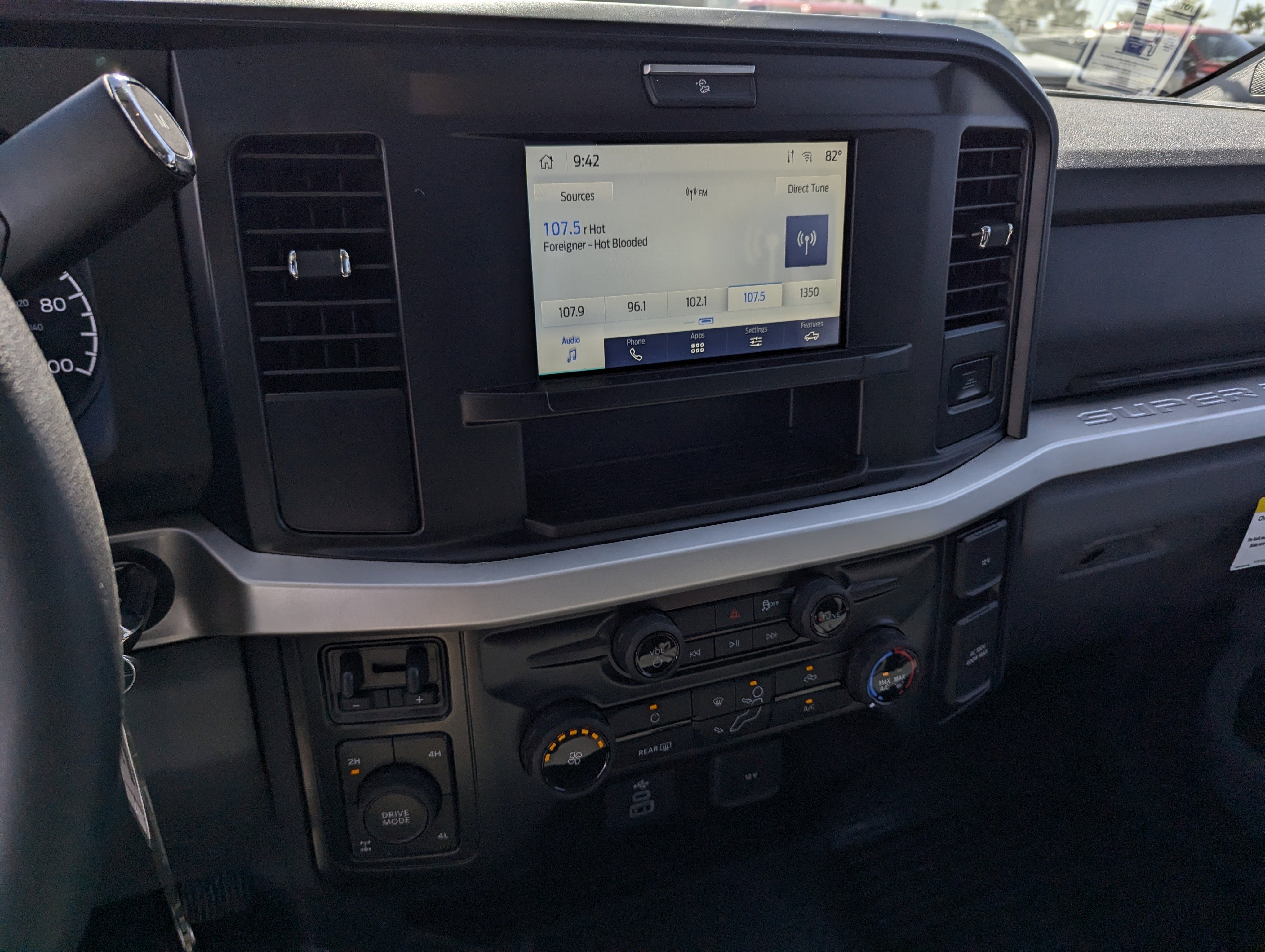 2025 Ford Super Duty F-350® XLT