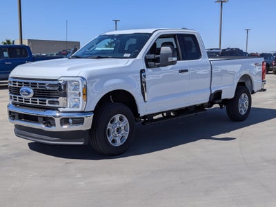 2025 Ford Super Duty F-350® XLT