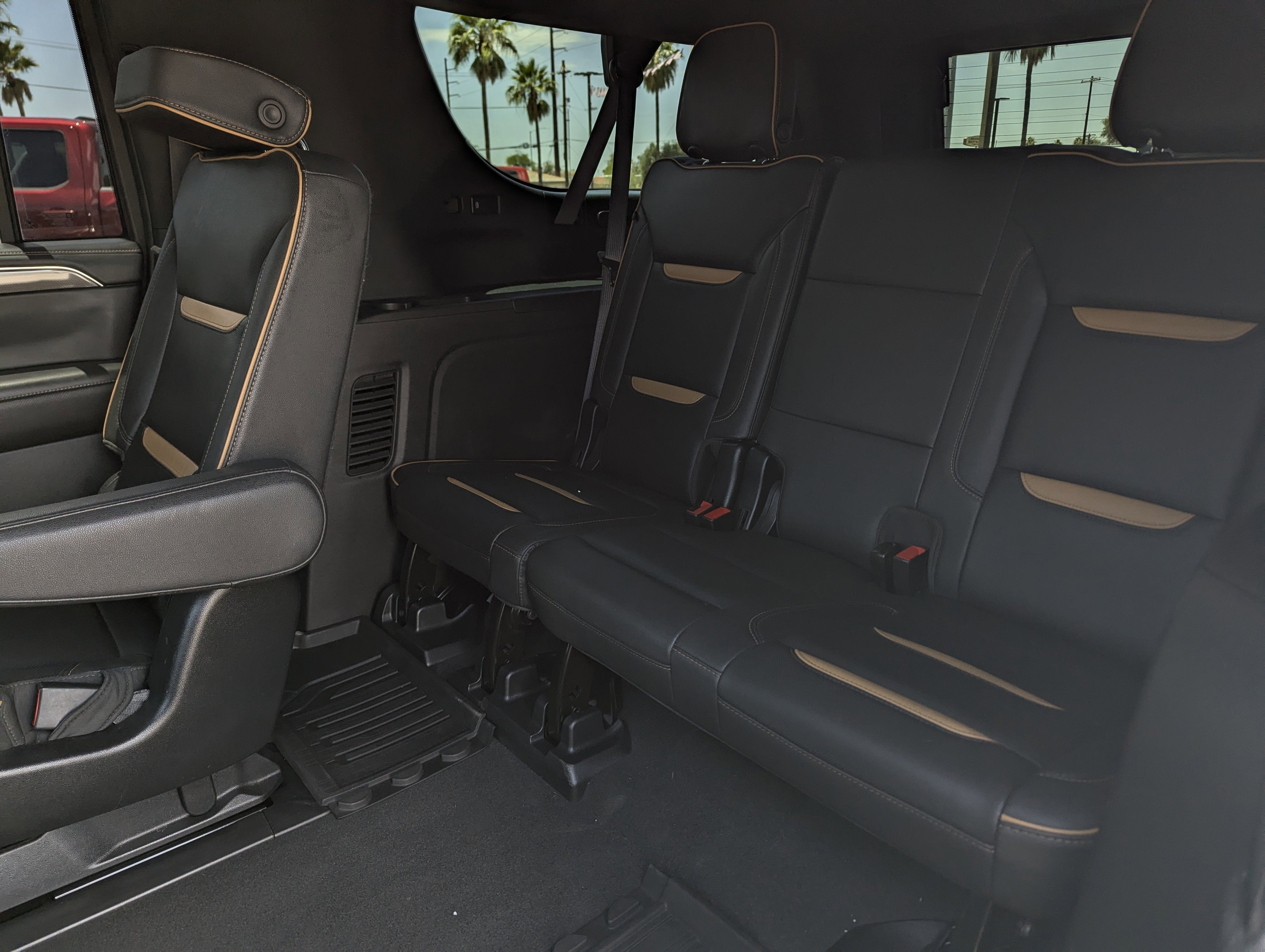 2022 GMC Yukon XL AT4