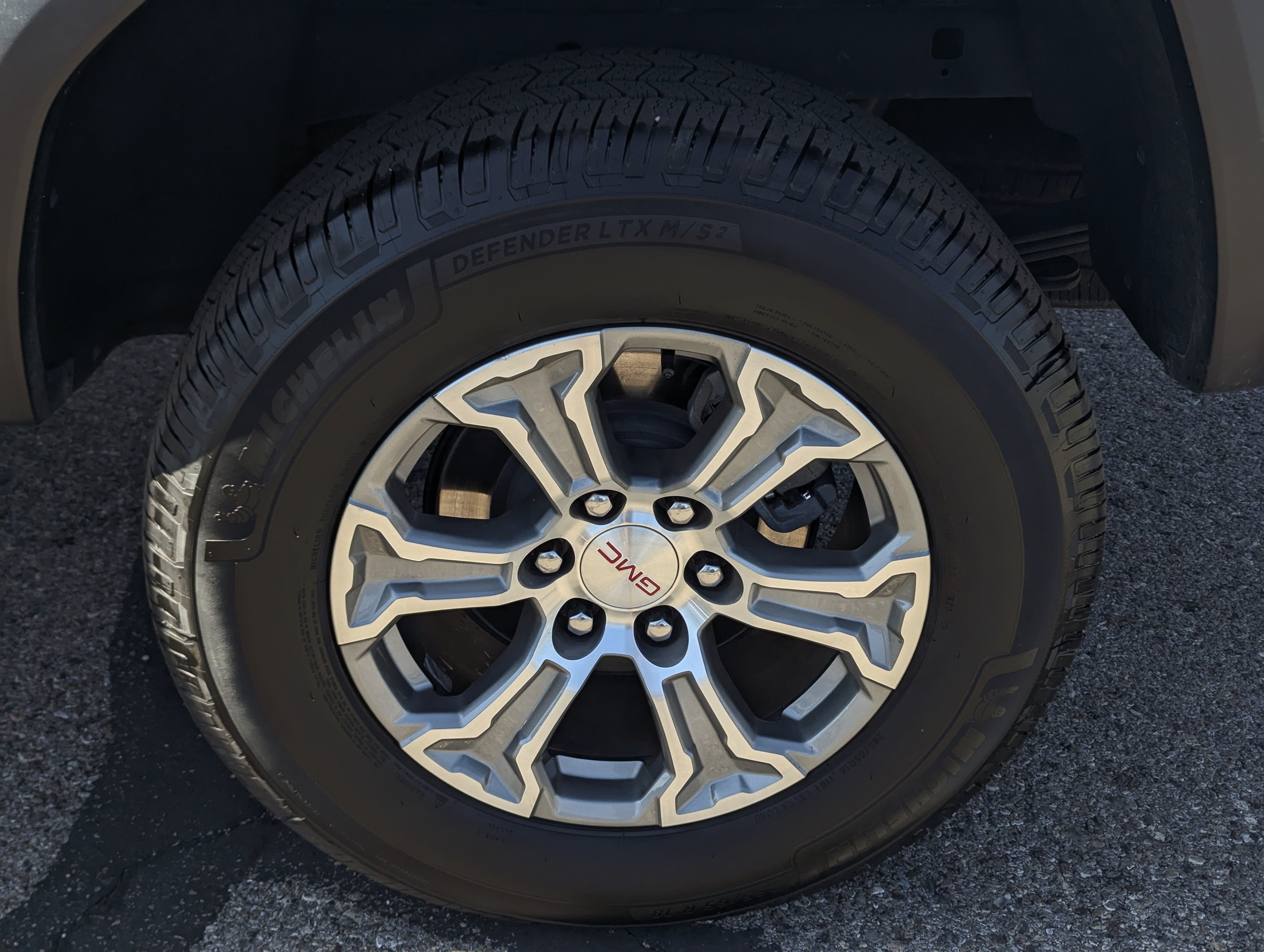 2023 GMC Canyon 4WD AT4