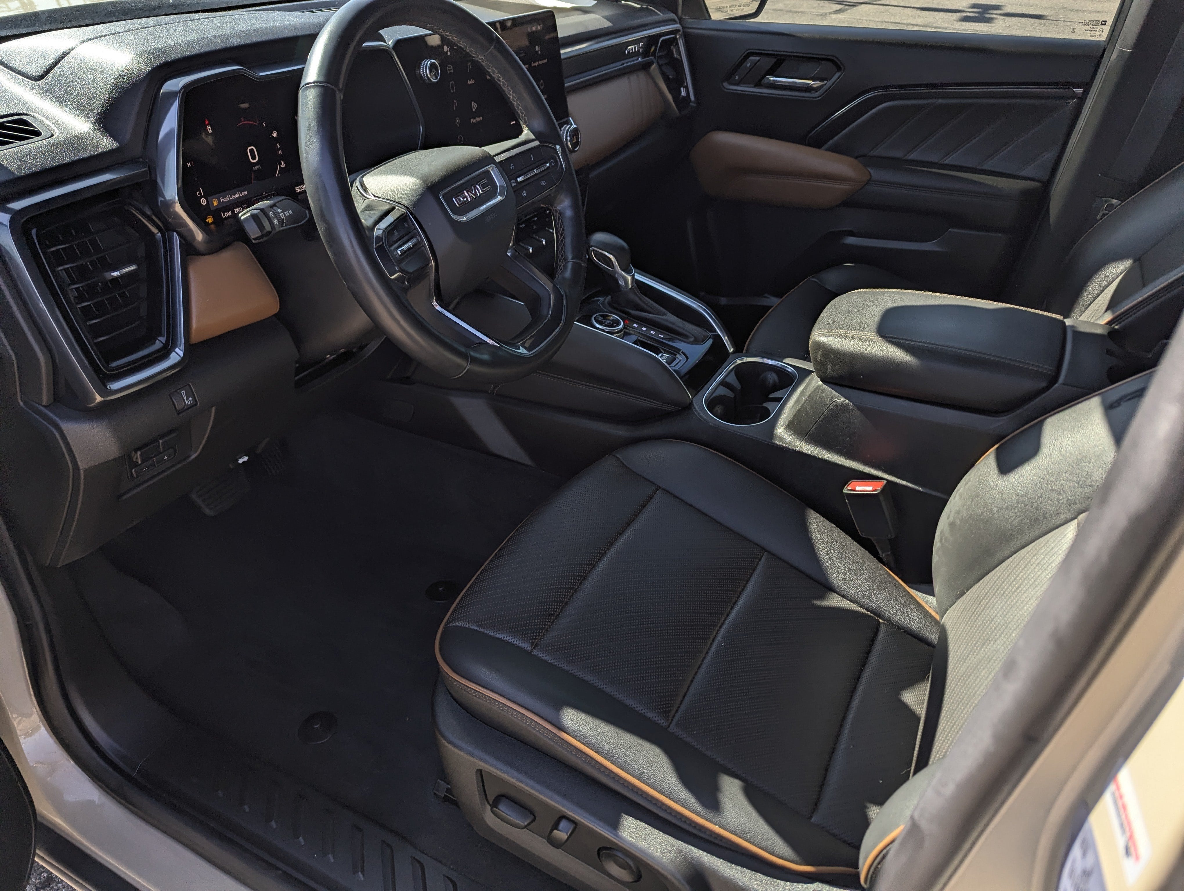 2023 GMC Canyon 4WD AT4