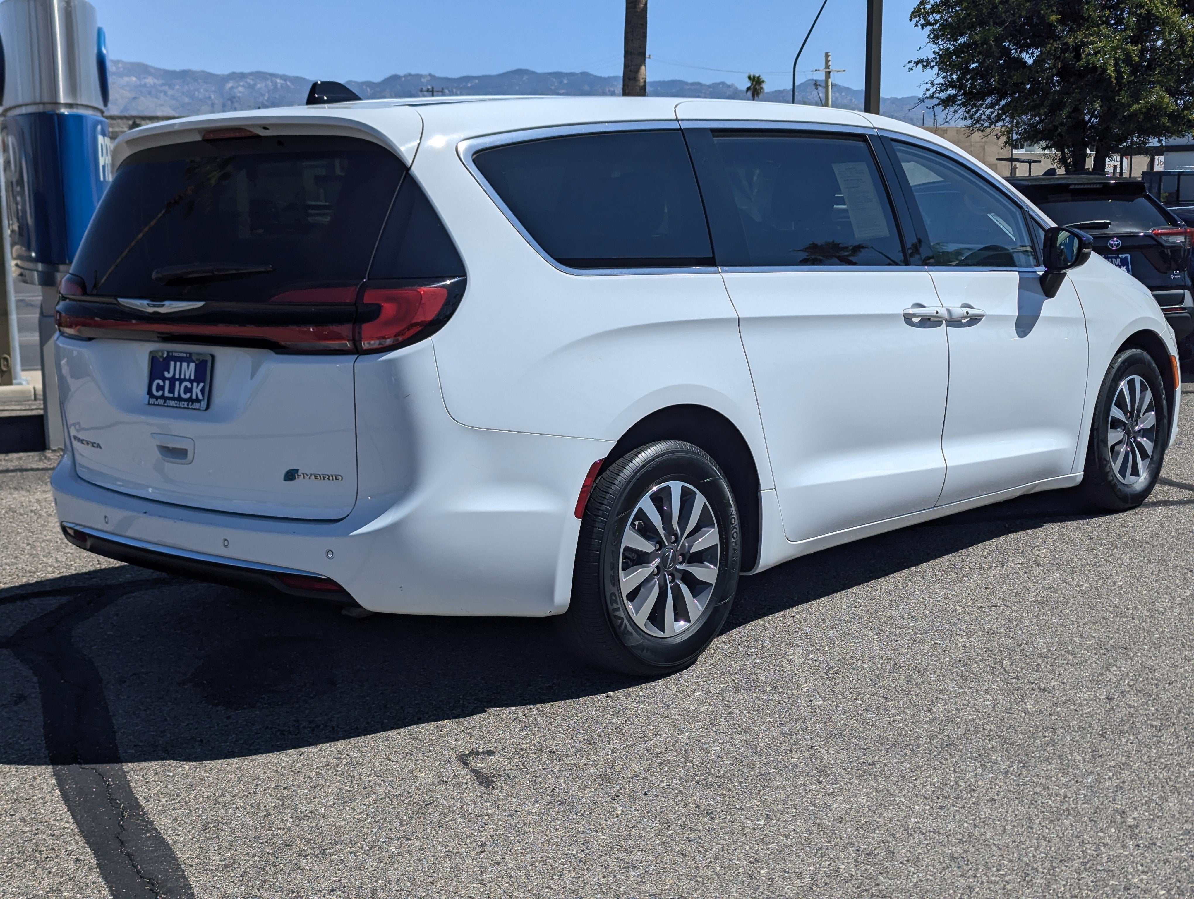 2024 Chrysler Pacifica Hybrid Select
