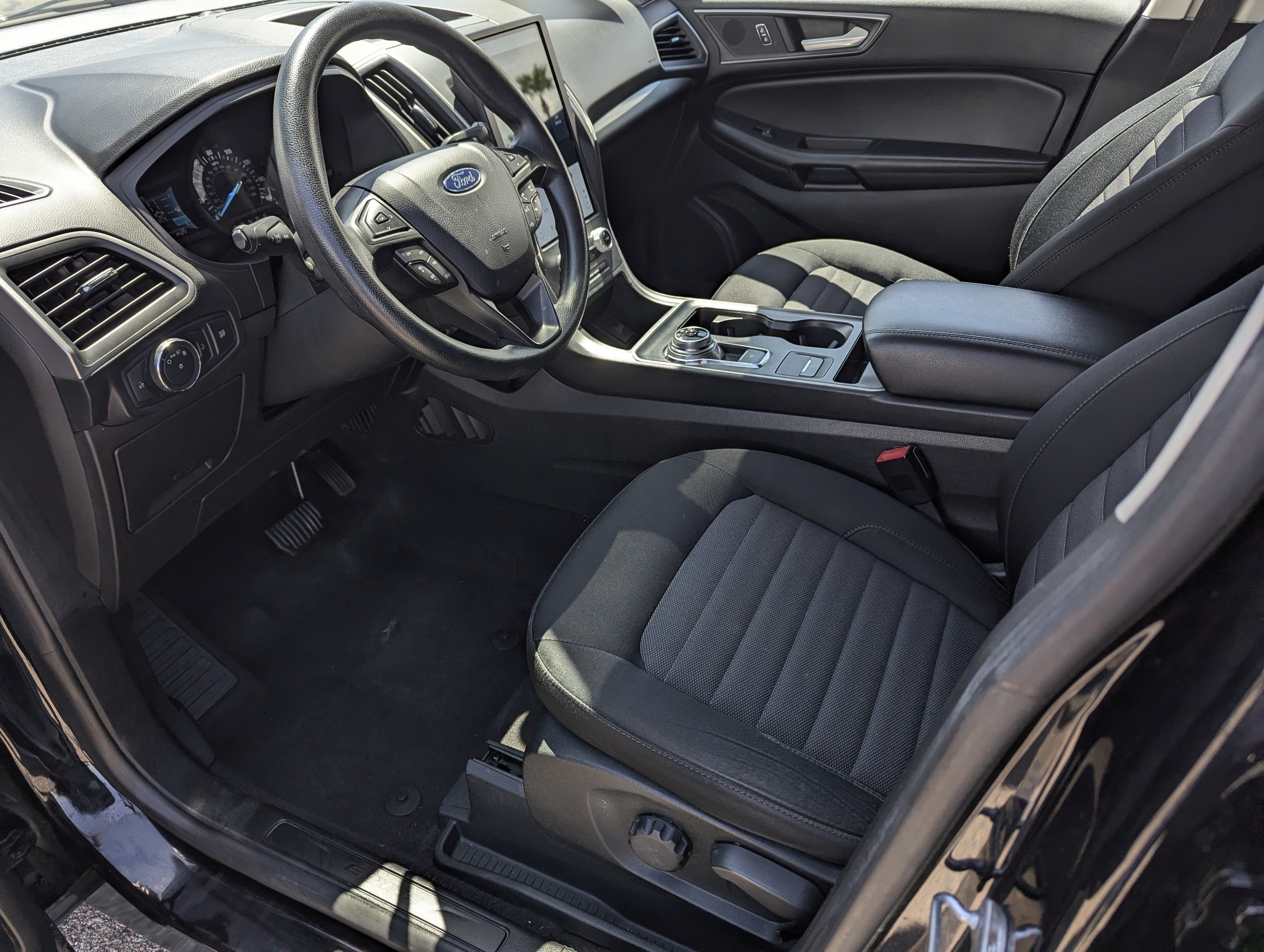 2022 Ford Edge SE