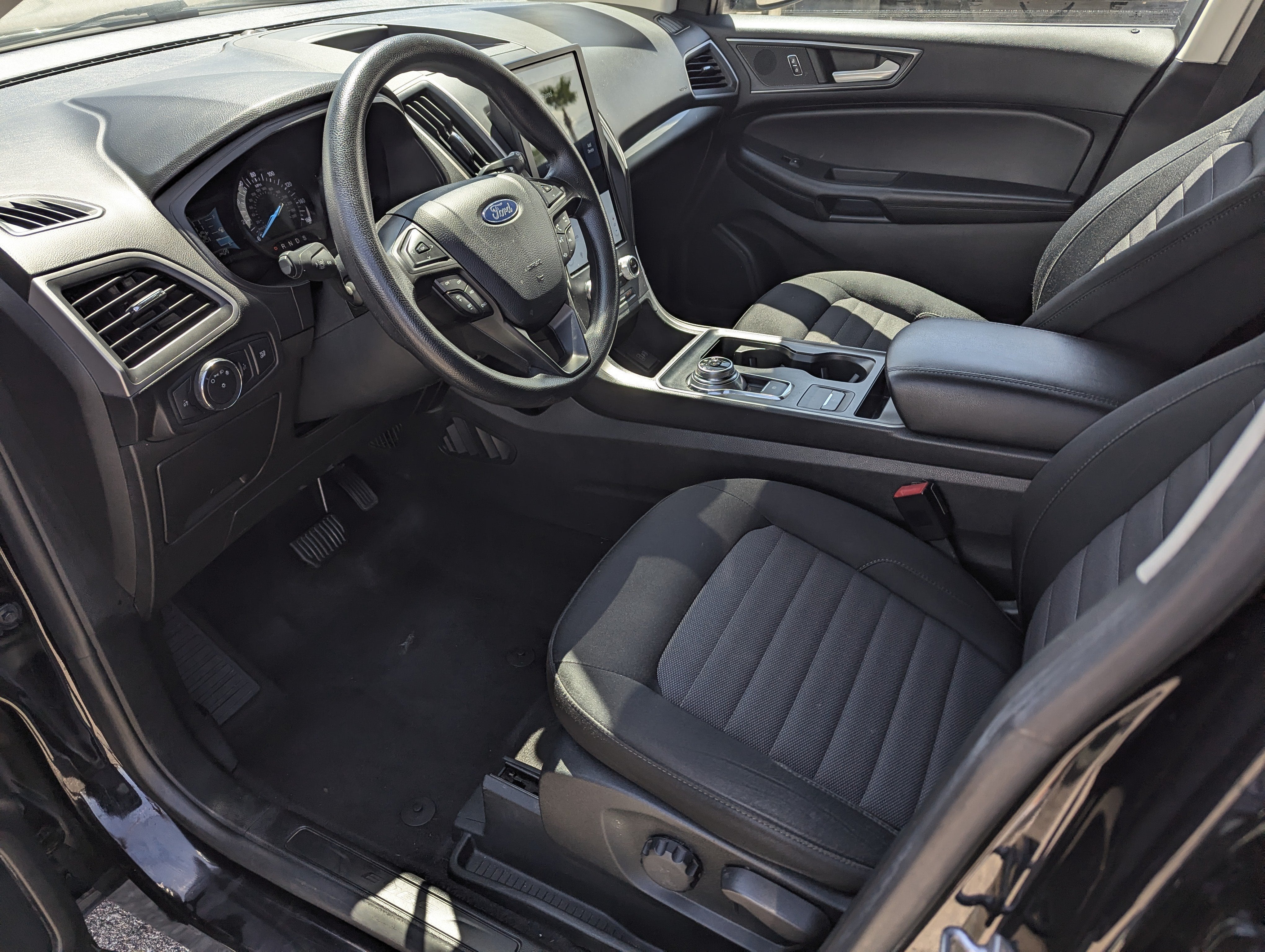 2022 Ford Edge SE