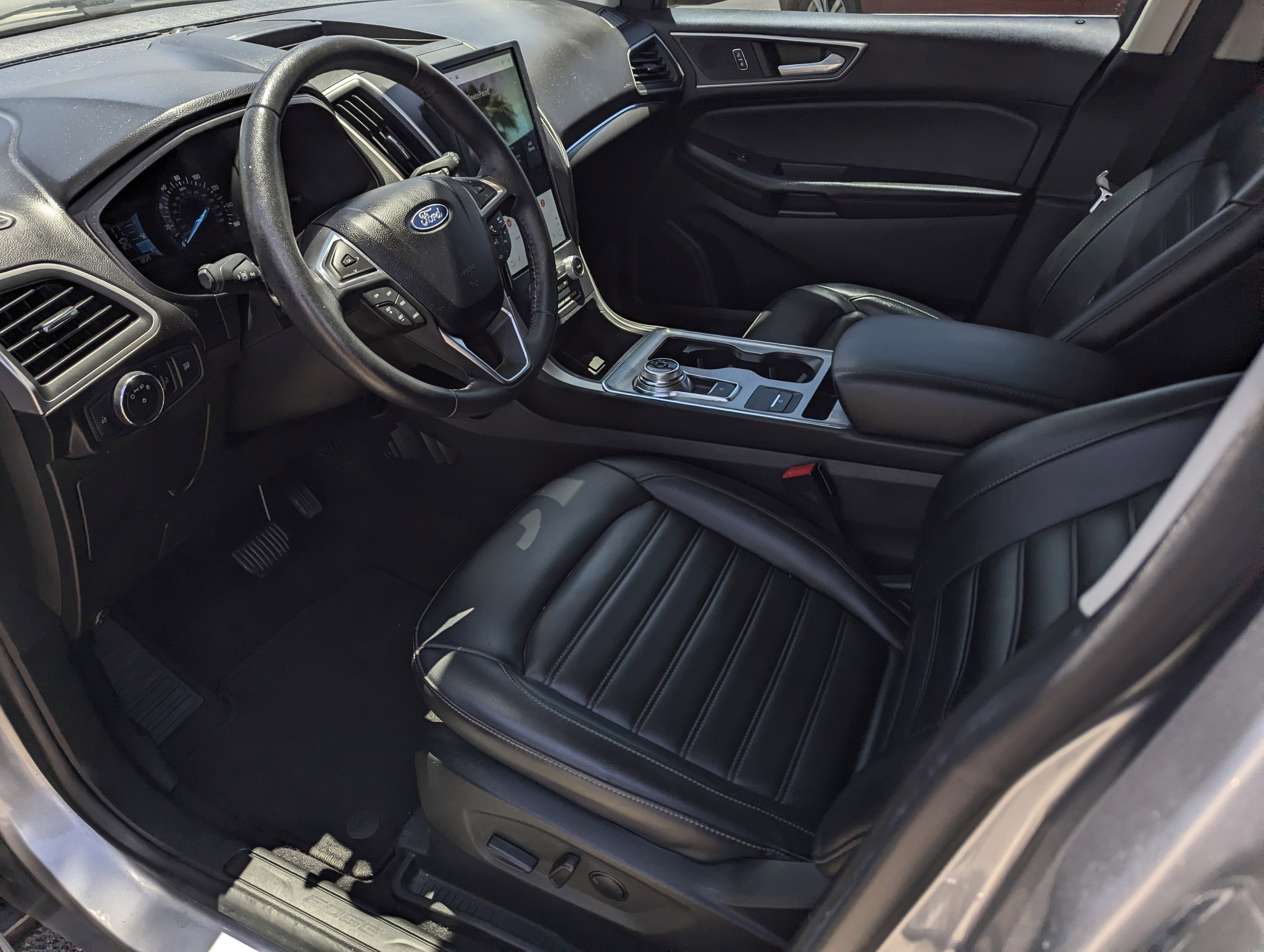 2022 Ford Edge Base