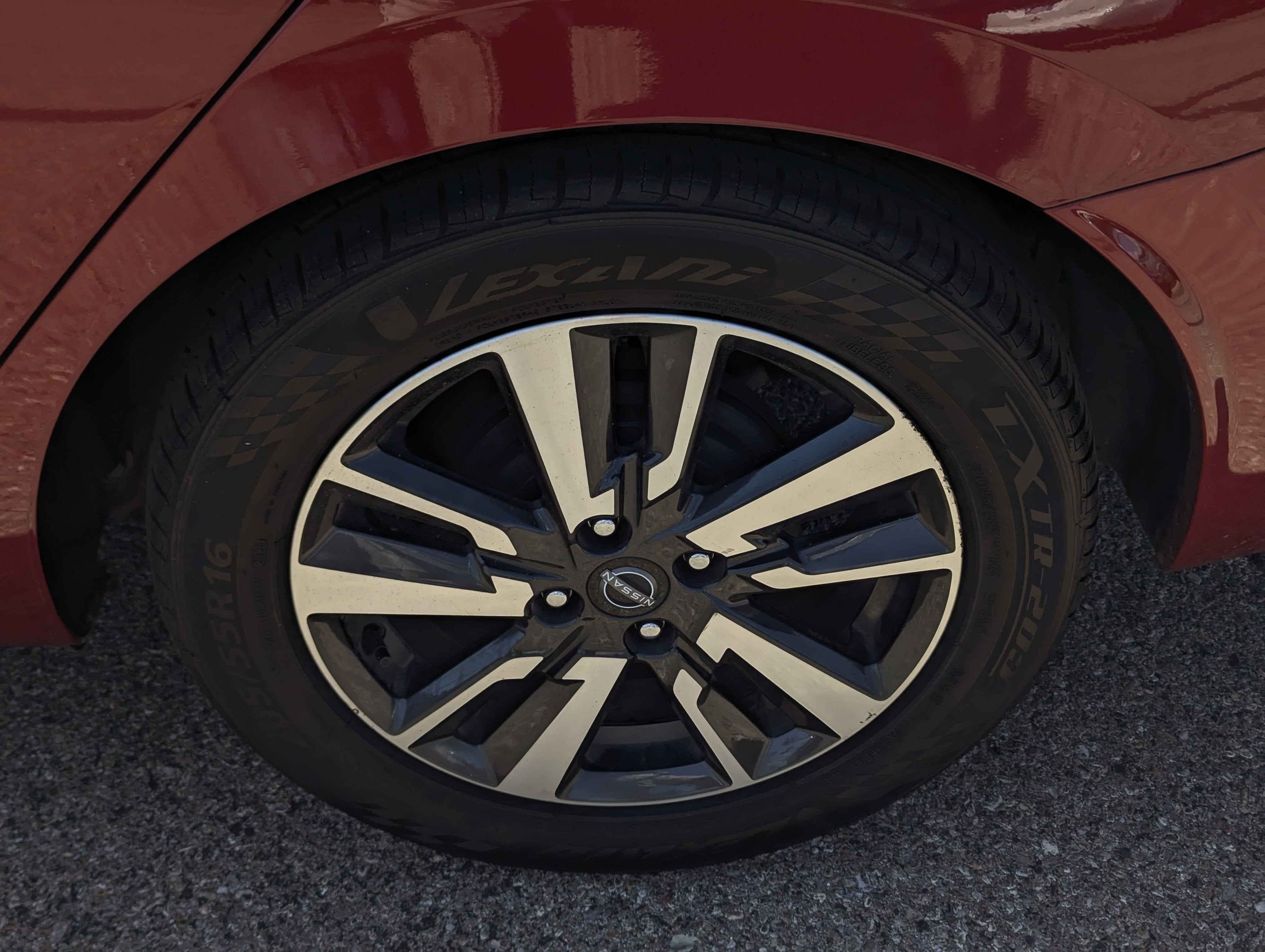 2024 Nissan Versa SV
