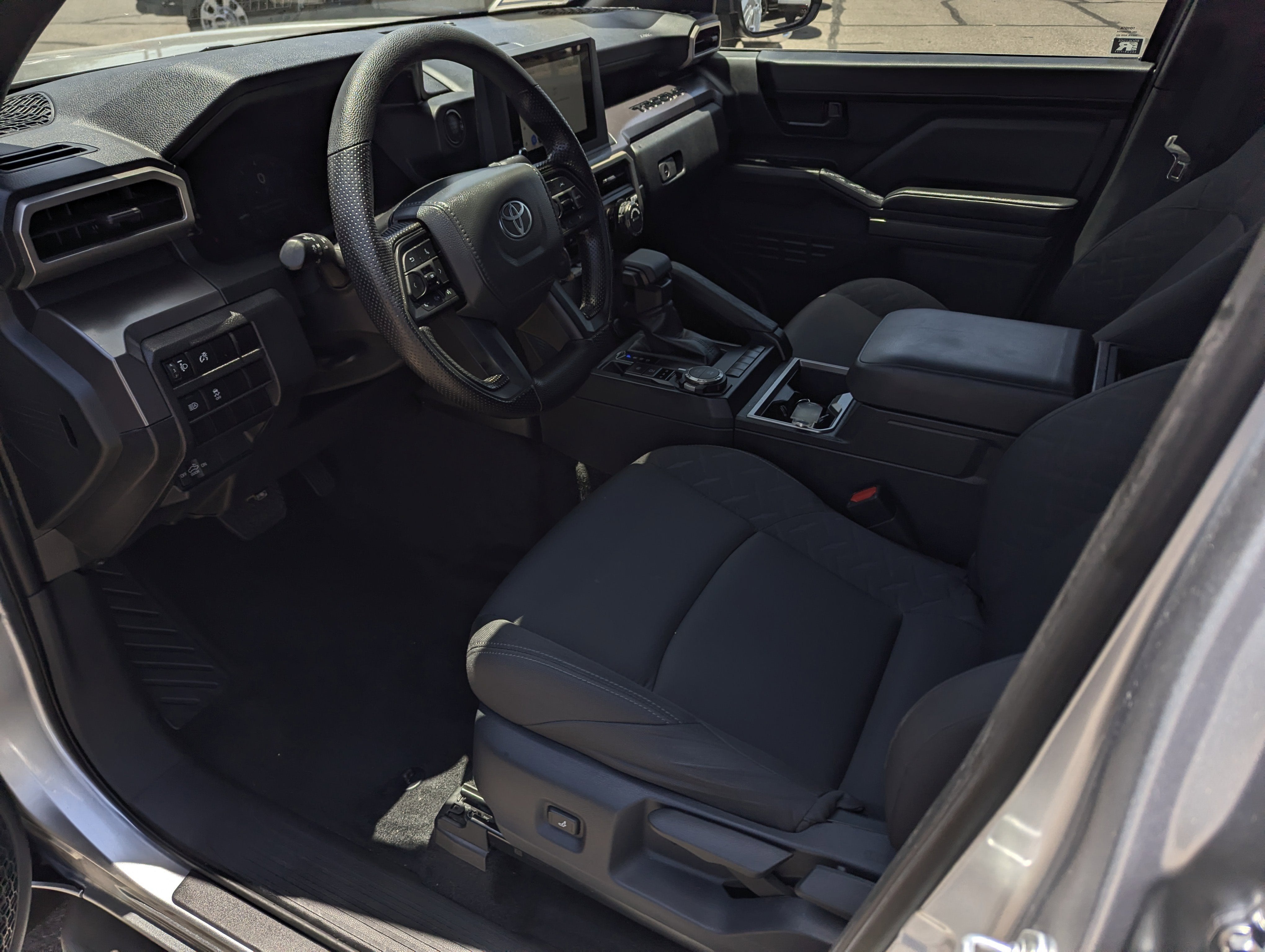 2025 Toyota Tacoma 4WD SR5