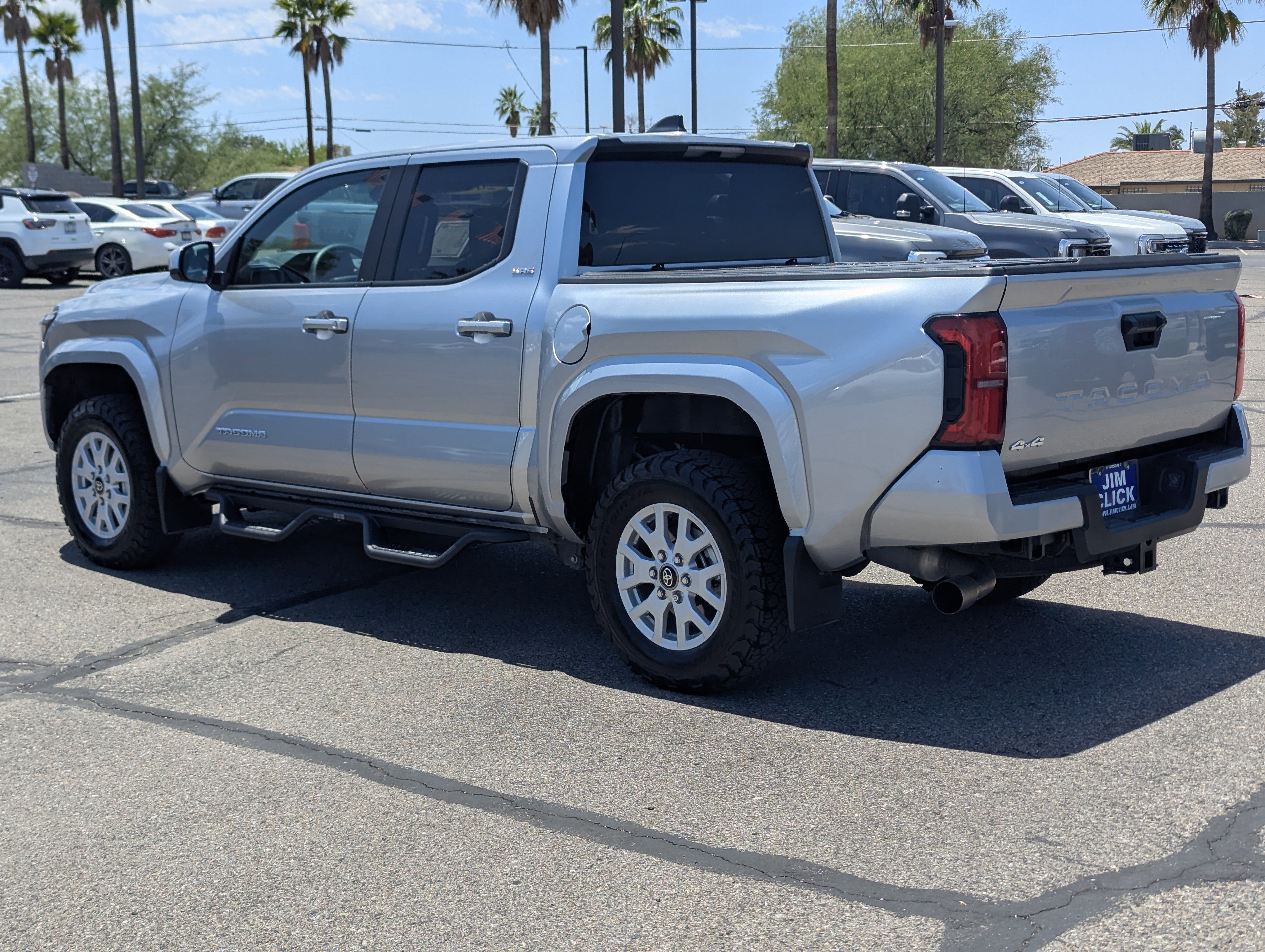 2025 Toyota Tacoma 4WD SR5