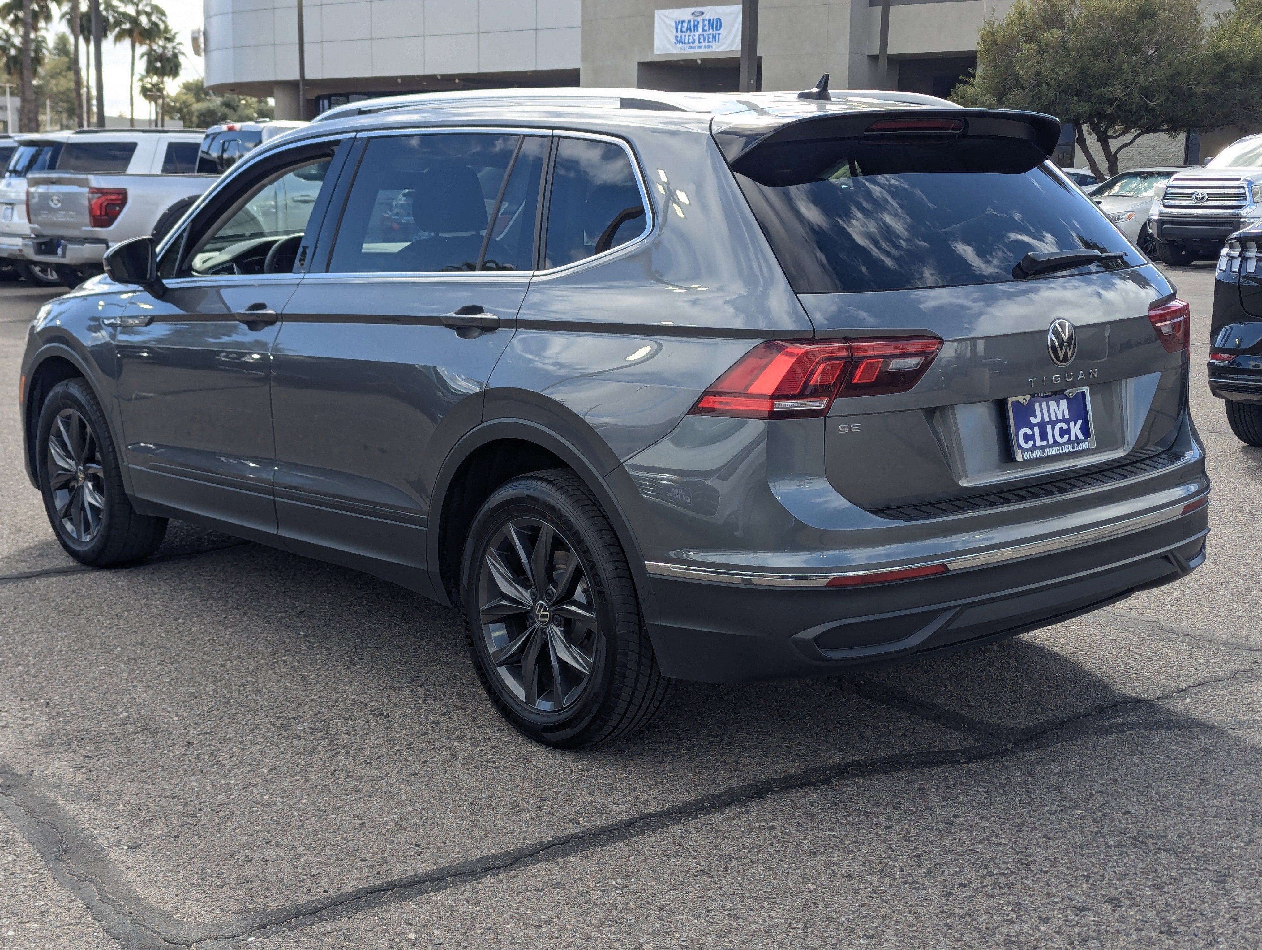 2023 Volkswagen Tiguan SE