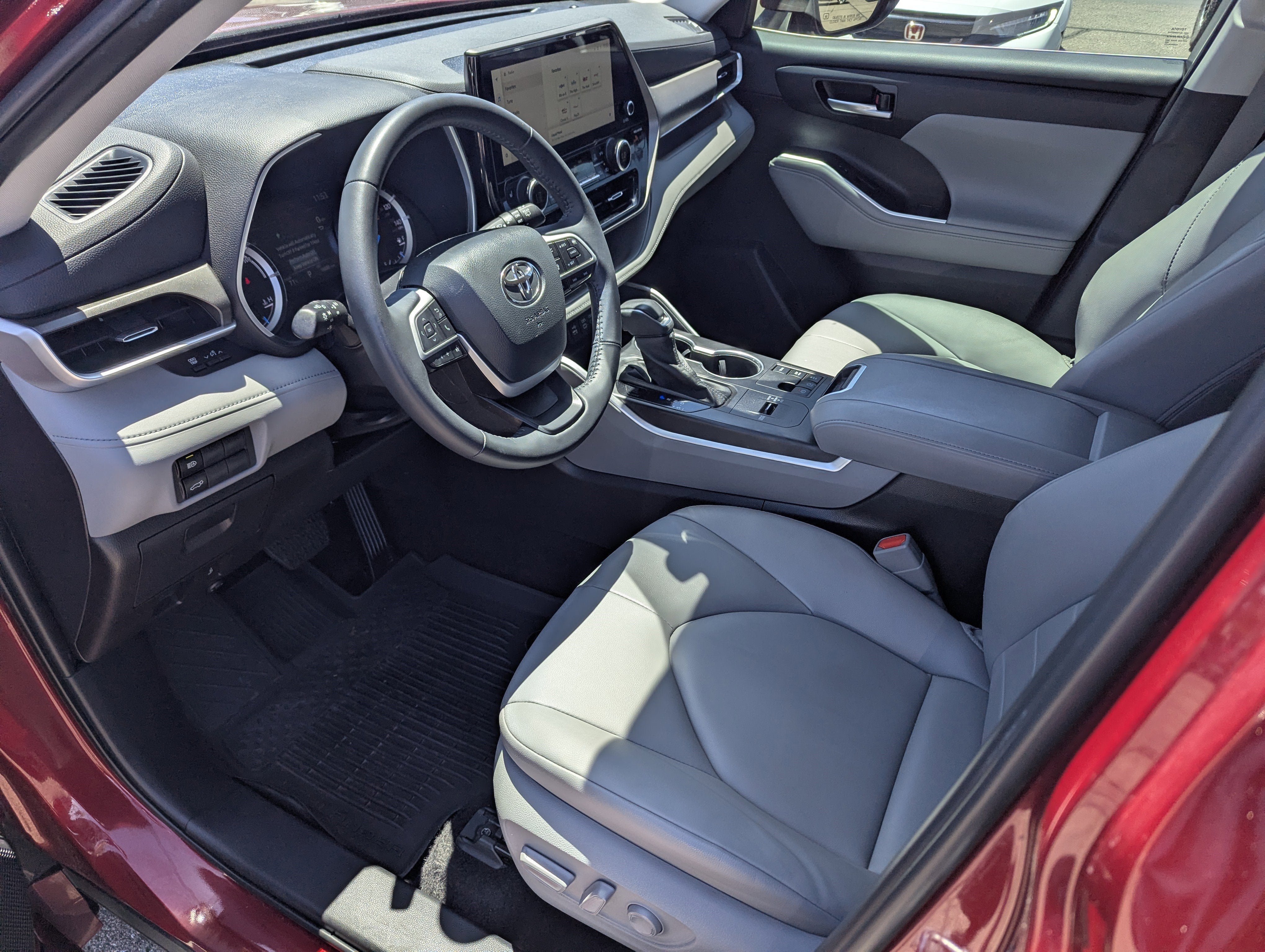 2024 Toyota Highlander Hybrid XLE