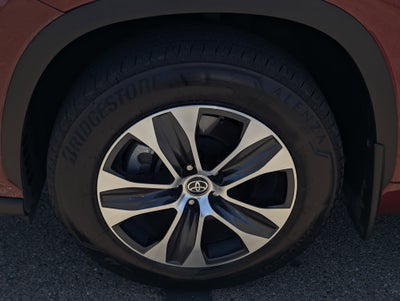 2024 Toyota Highlander Hybrid XLE