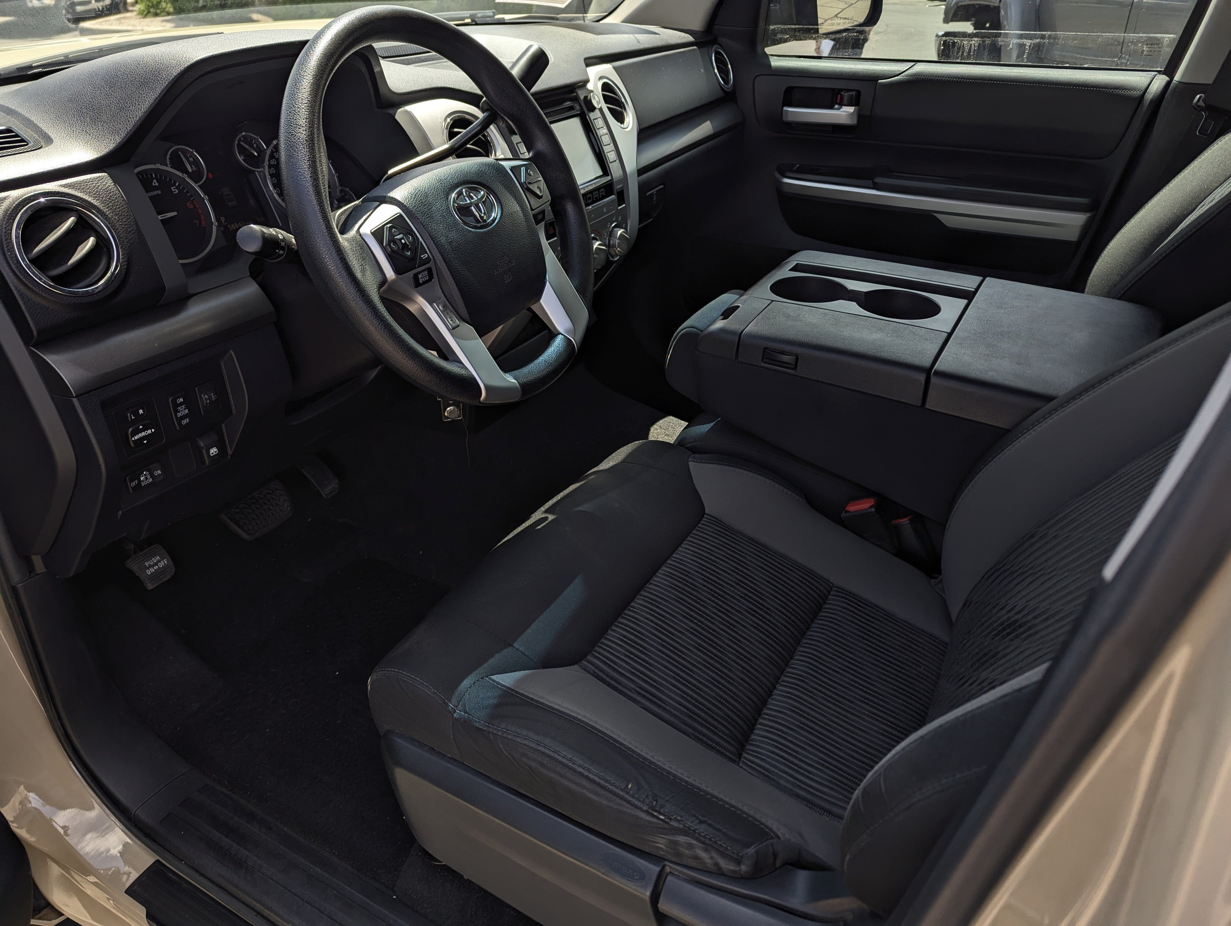 2017 Toyota Tundra 4WD SR5