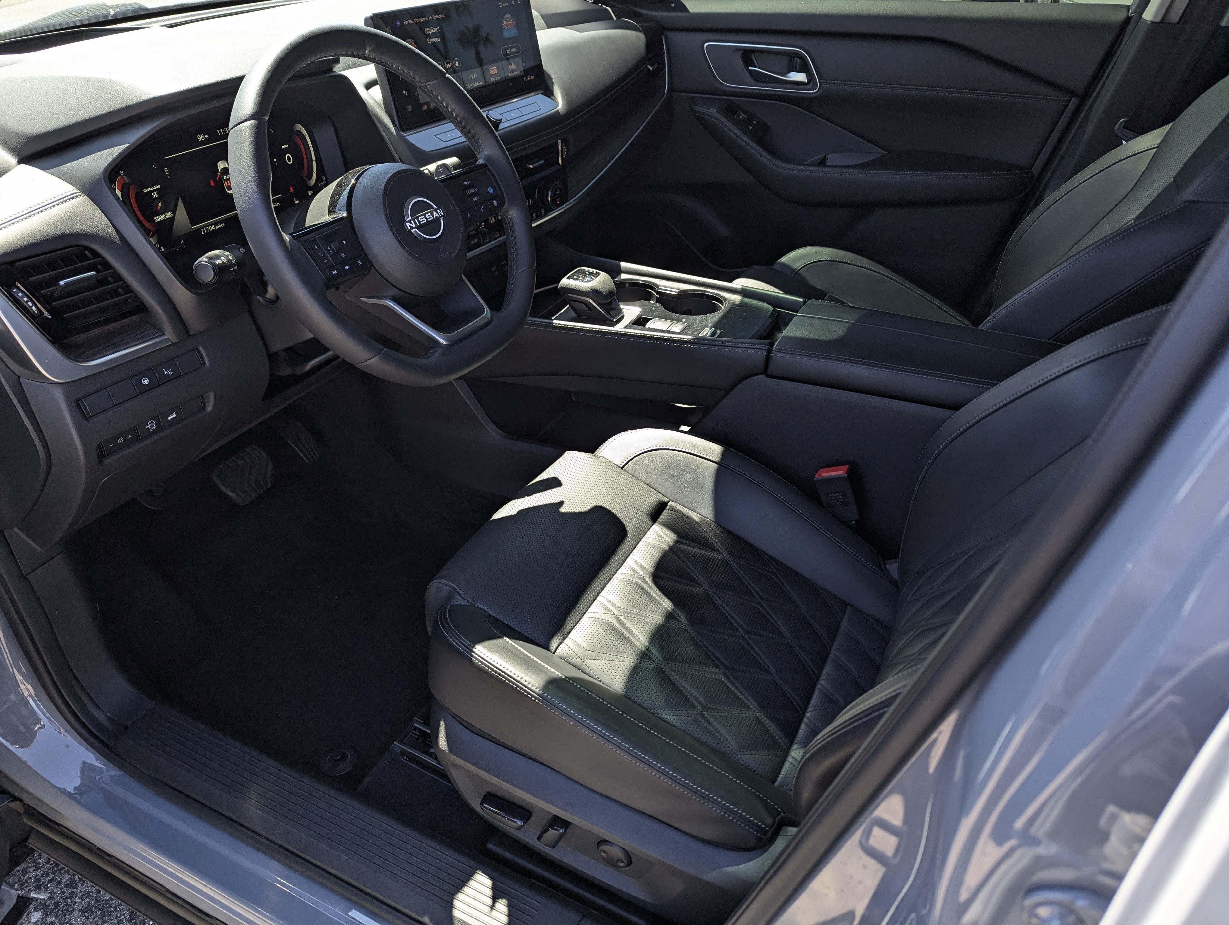 2024 Nissan Rogue Platinum - Photo 9
