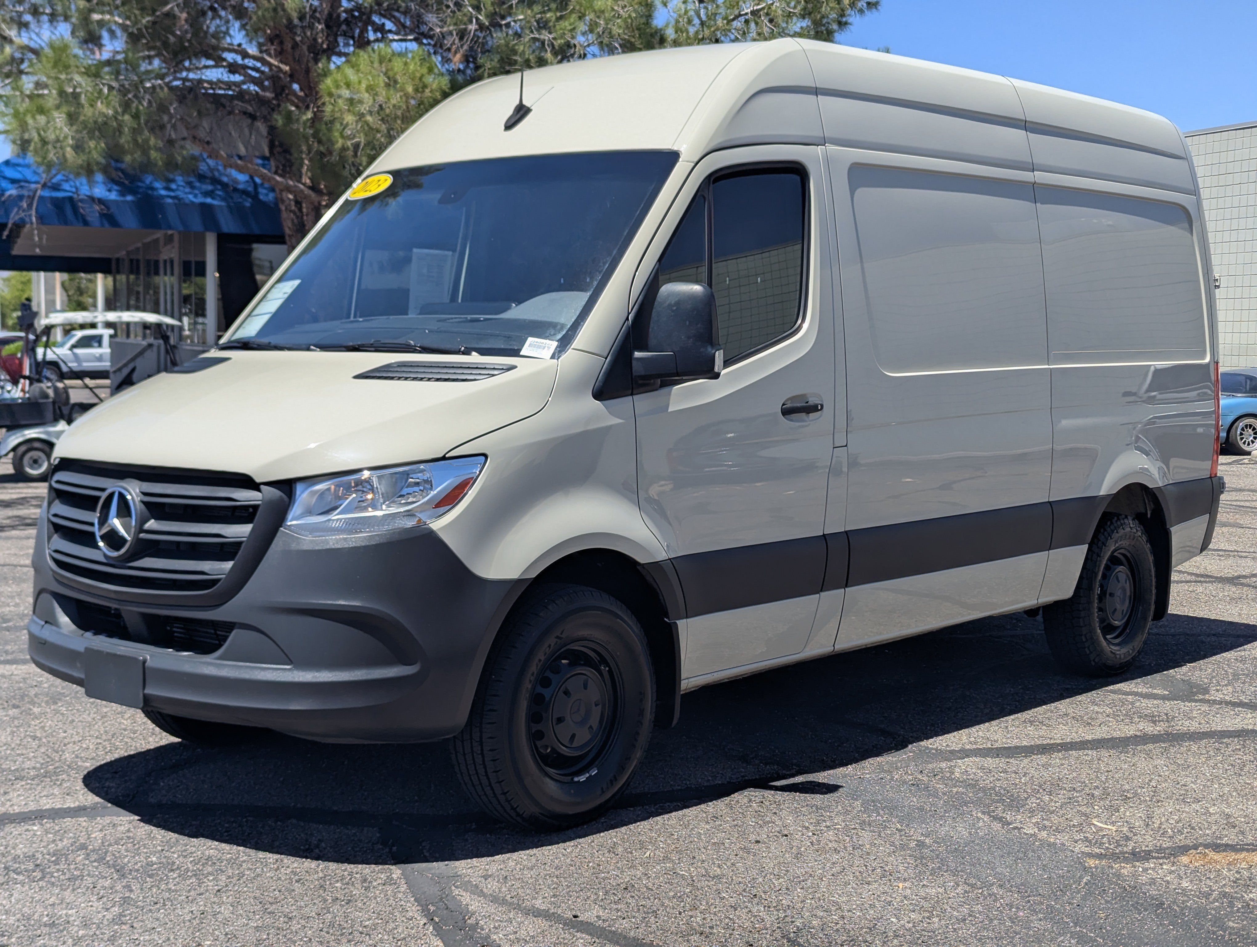 2023 Mercedes-Benz Sprinter Cargo Van 1500 STANDARD ROO