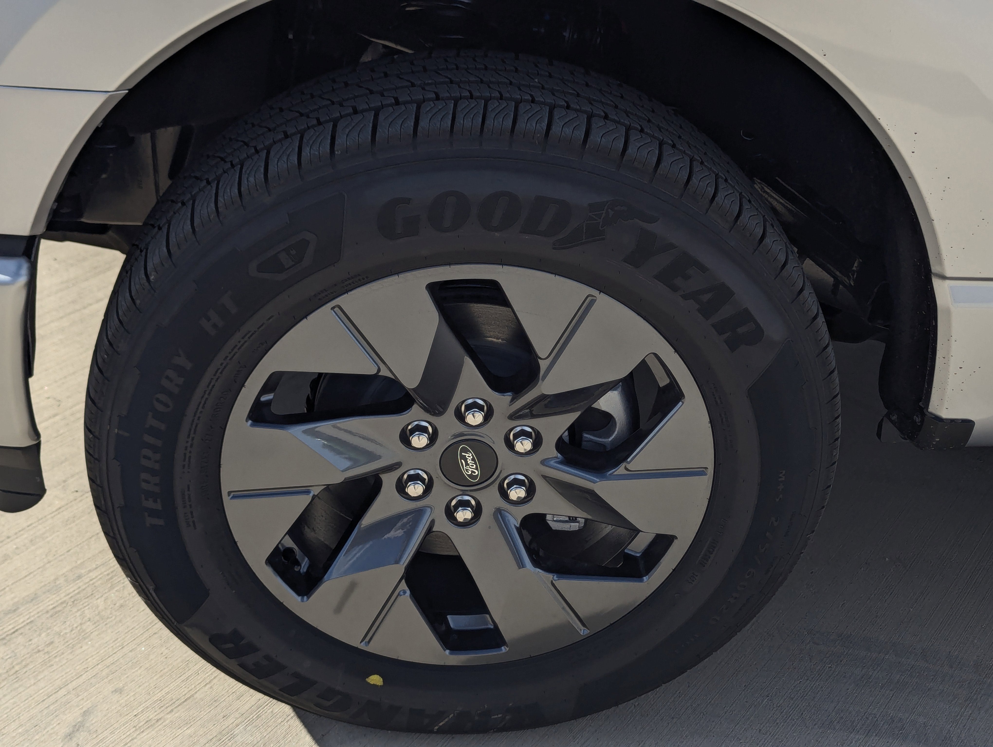 2025 Ford F-150 Lightning LARIAT