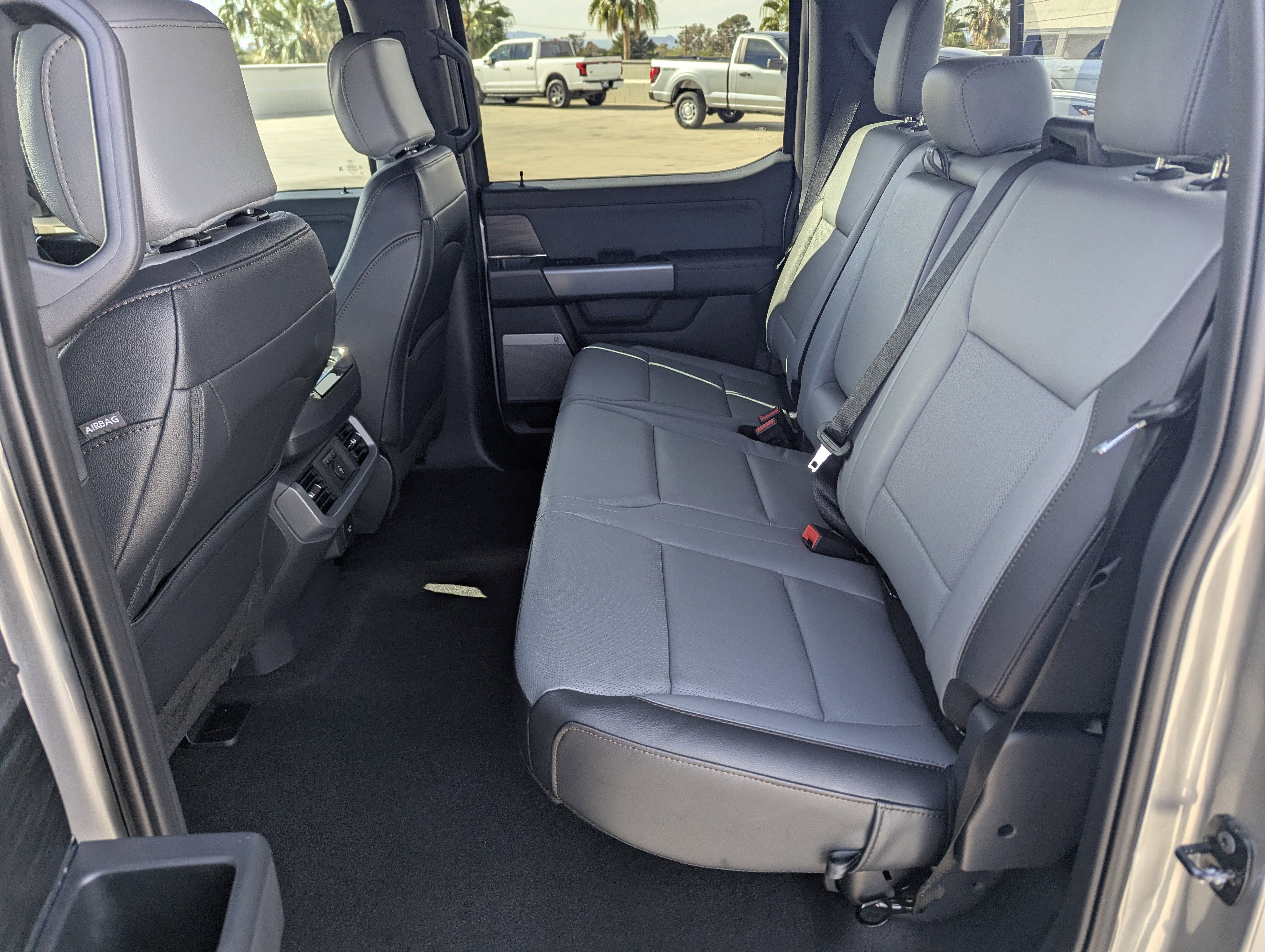 2025 Ford F-150 Lightning LARIAT